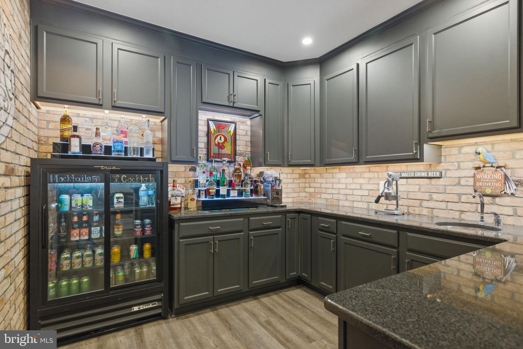 RASPBERRY FALLS - Residential