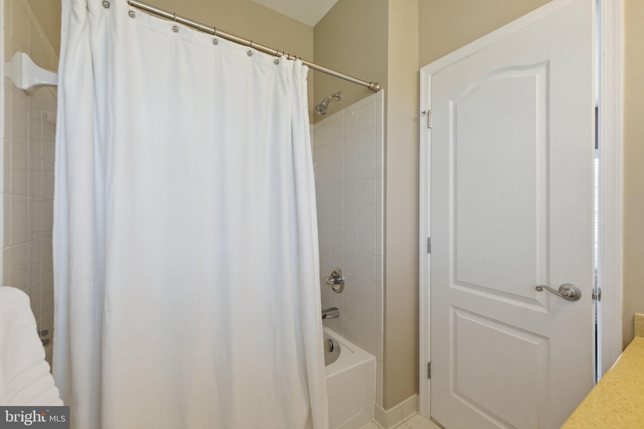 RASPBERRY FALLS - Residential