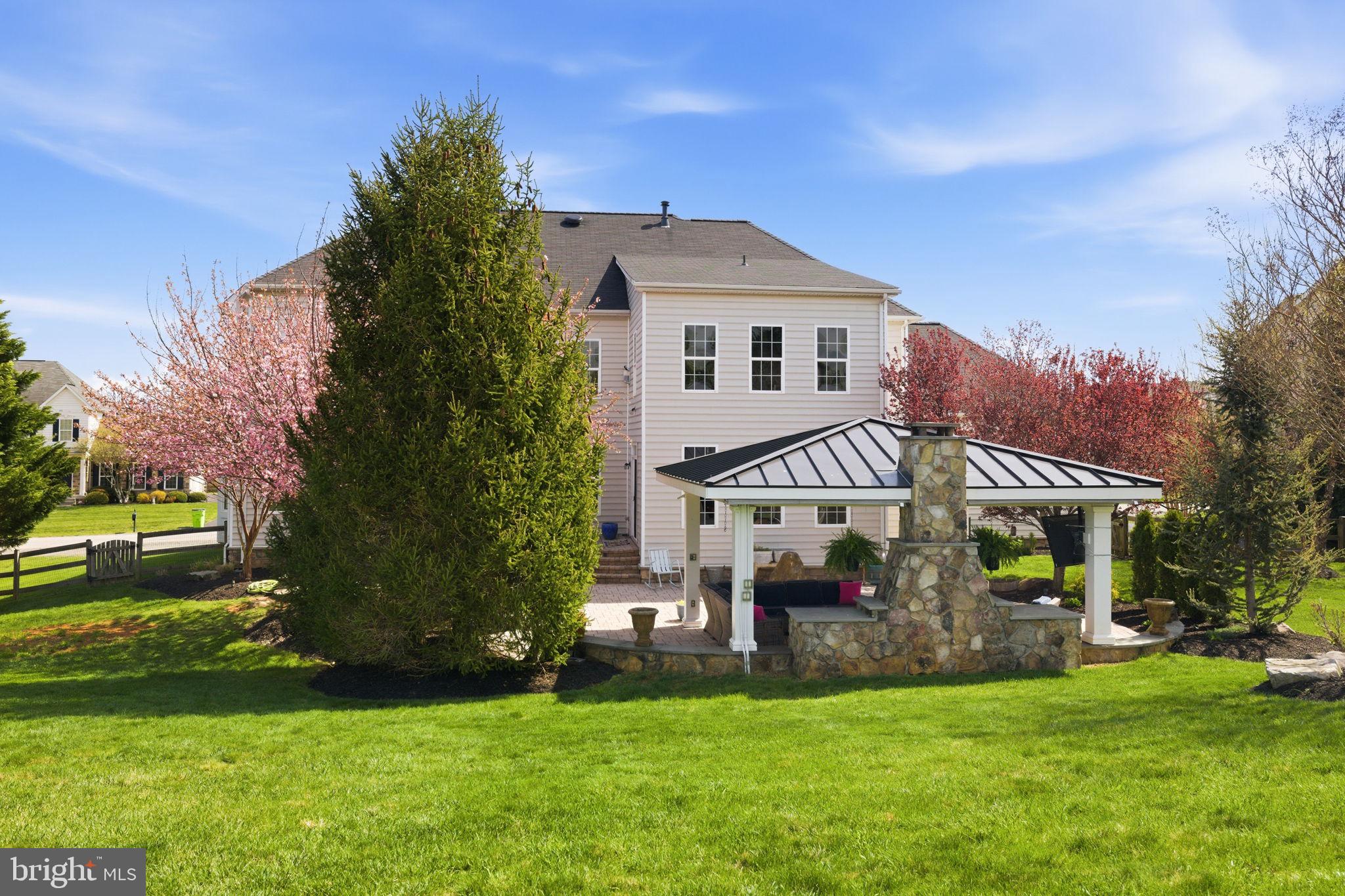 RASPBERRY FALLS - Residential