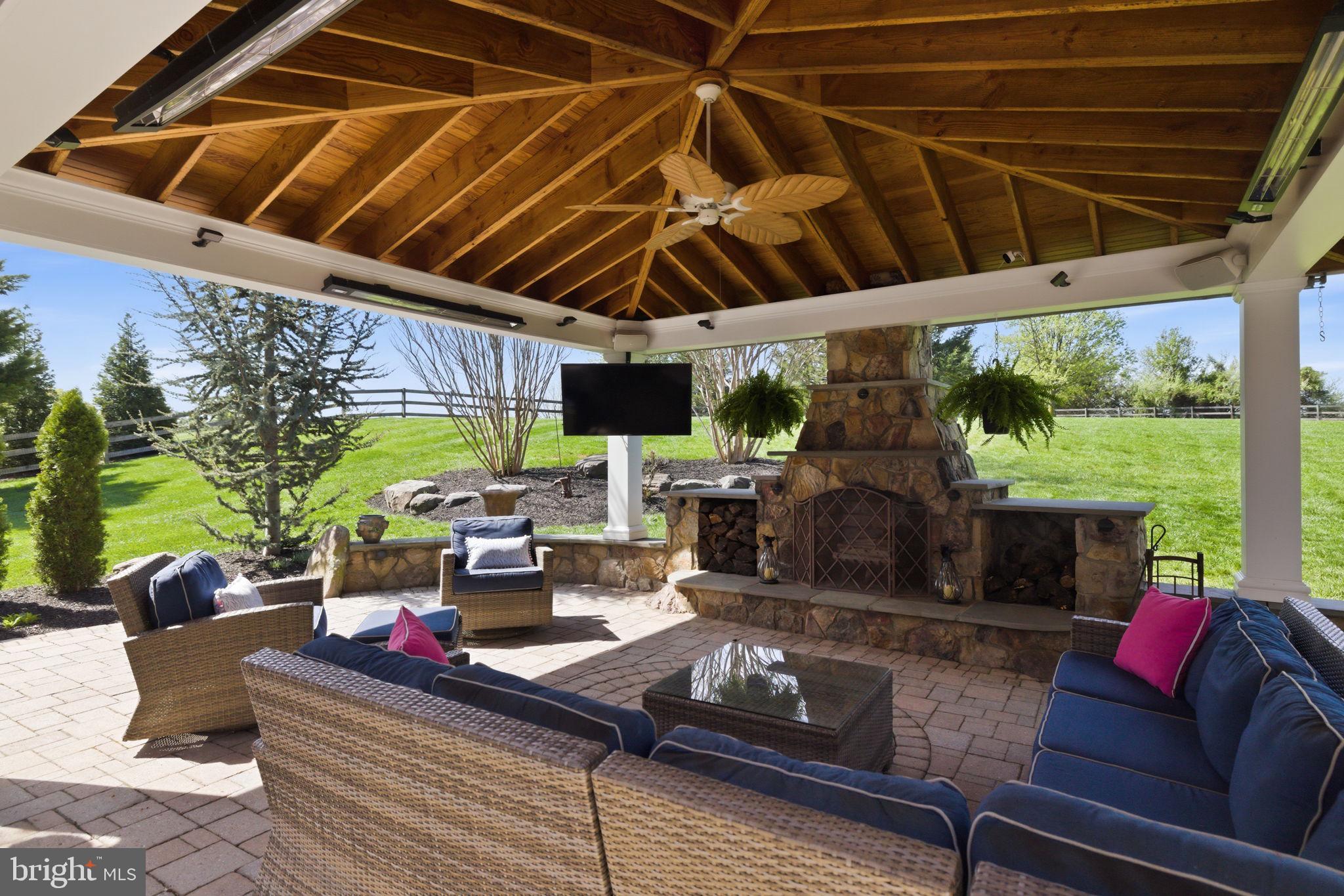 RASPBERRY FALLS - Residential