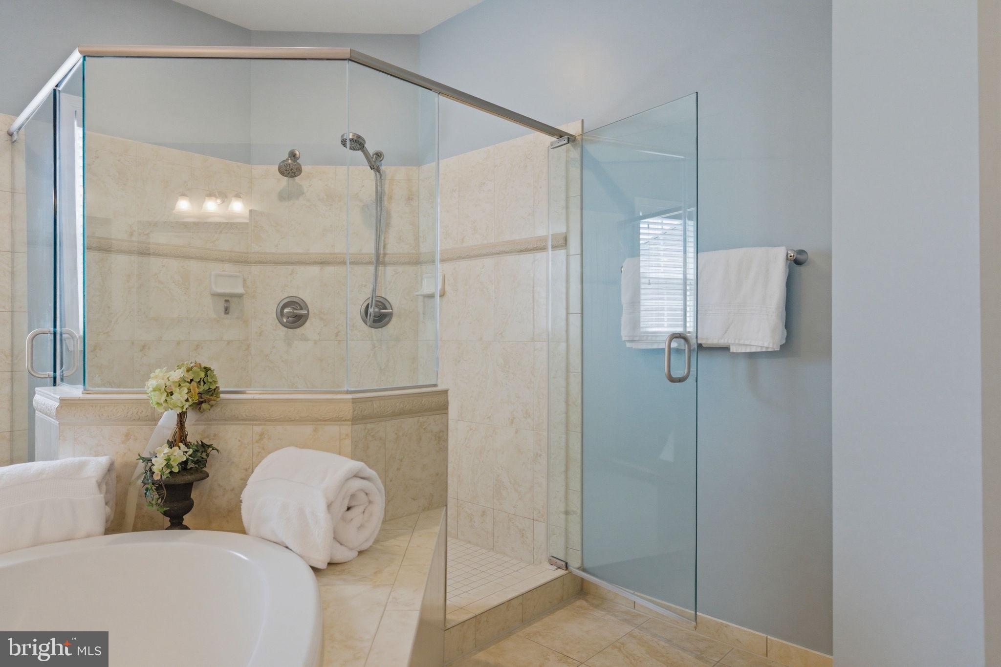 RASPBERRY FALLS - Residential