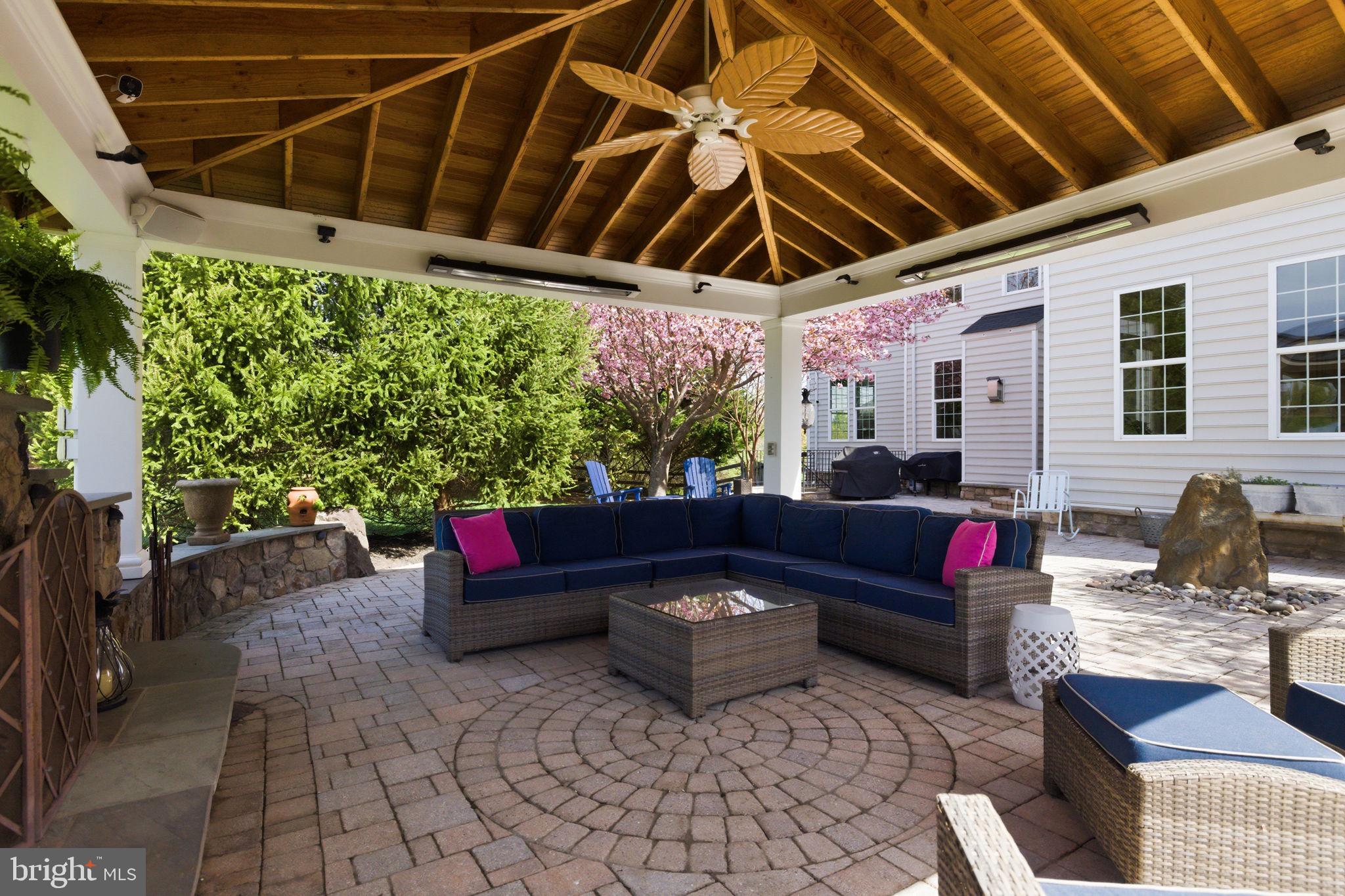 RASPBERRY FALLS - Residential