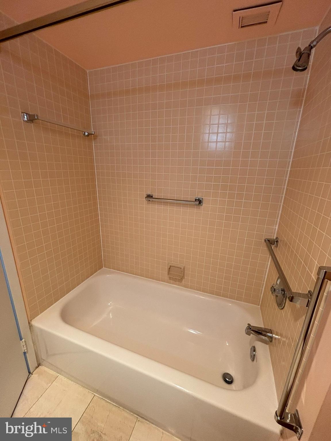 ALEXANDRIA HOUSE - Residential