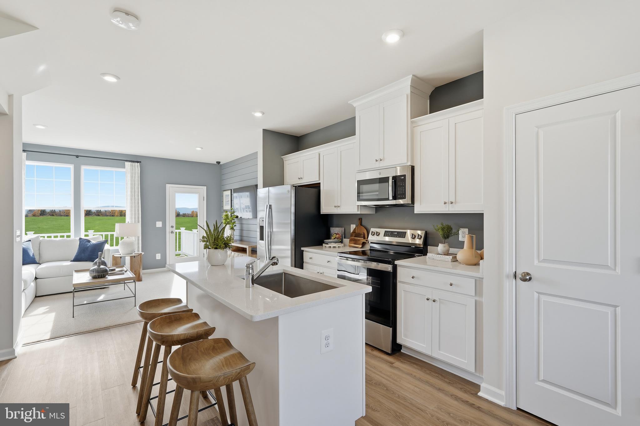 PRESIDENTS POINTE - Residential