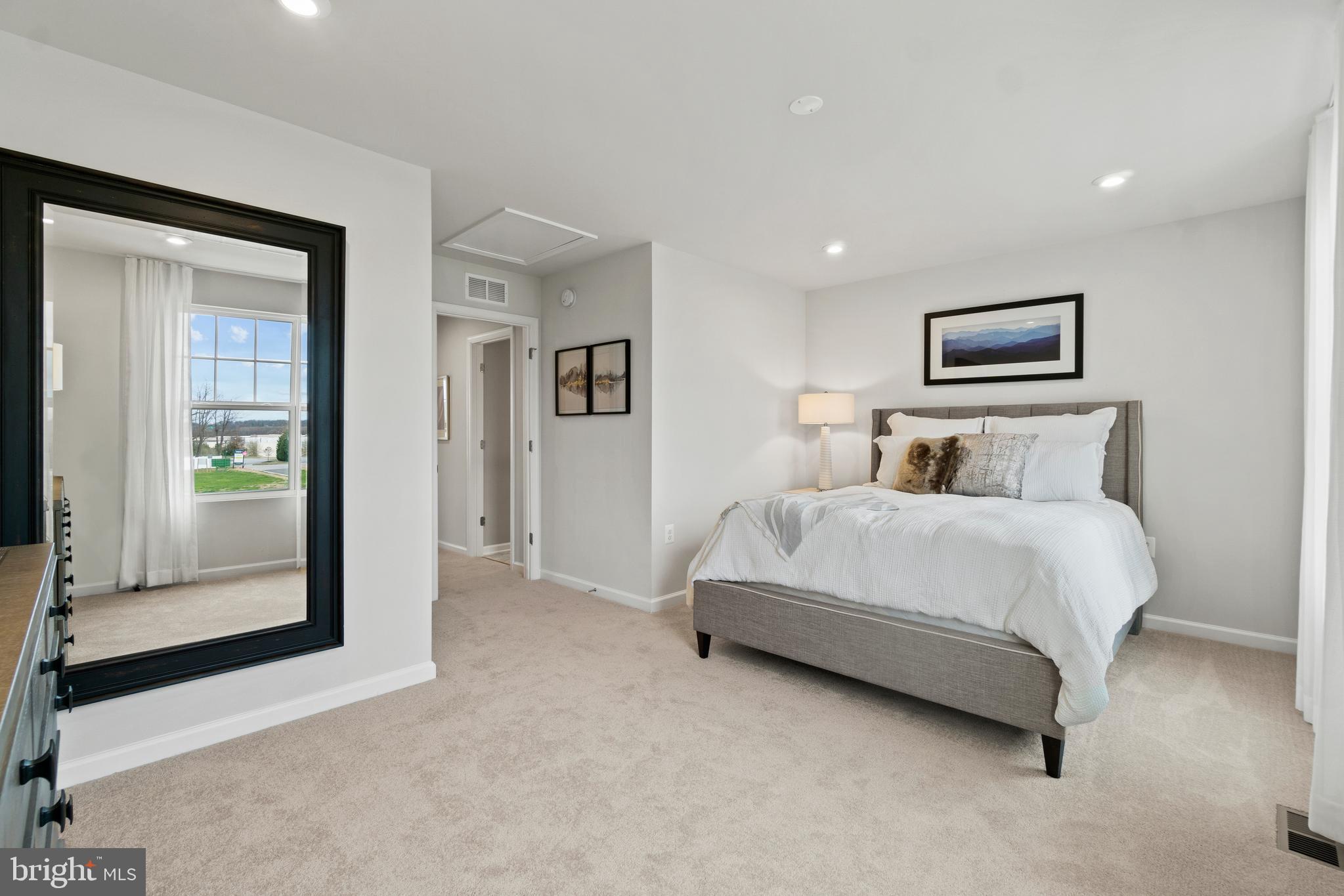 PRESIDENTS POINTE - Residential