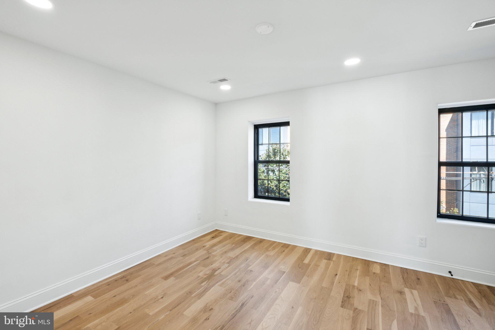 PASSYUNK SQUARE - Residential