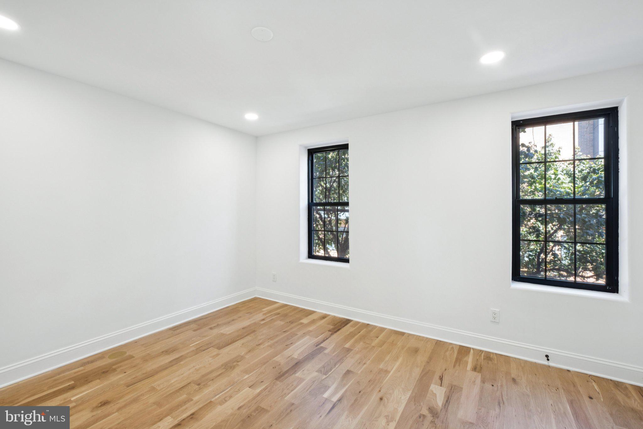 PASSYUNK SQUARE - Residential