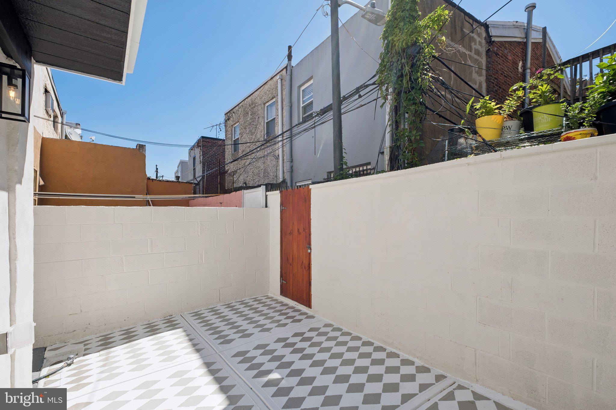 842 WHARTON STREET