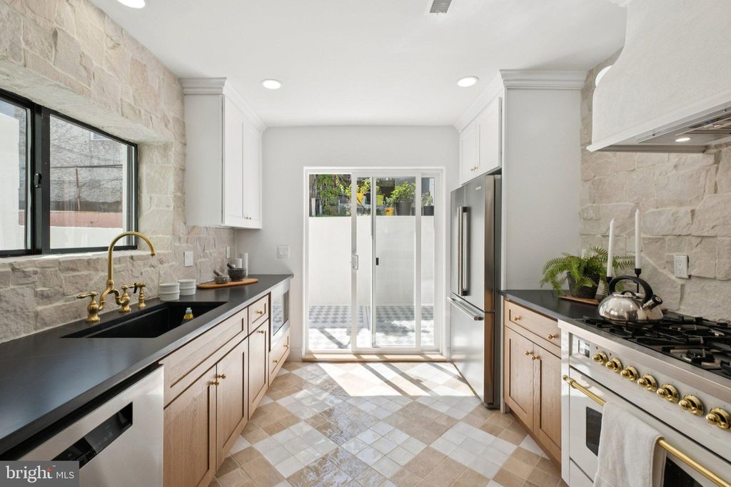 Photo of 842 Wharton Street, PHILADELPHIA, PA 19147 (MLS # PAPH2550414)