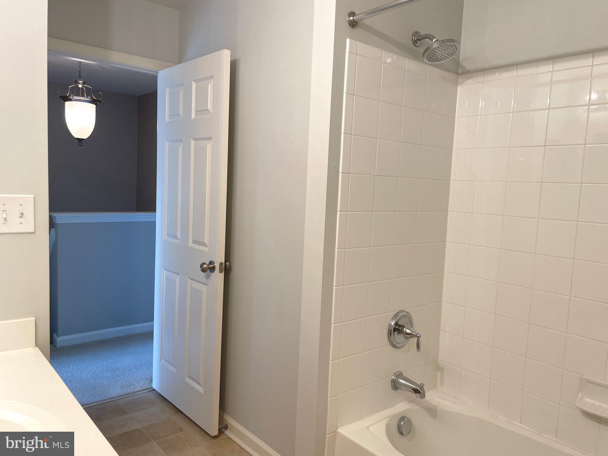 CHAMBERS HILL COMMONS - Residential Lease