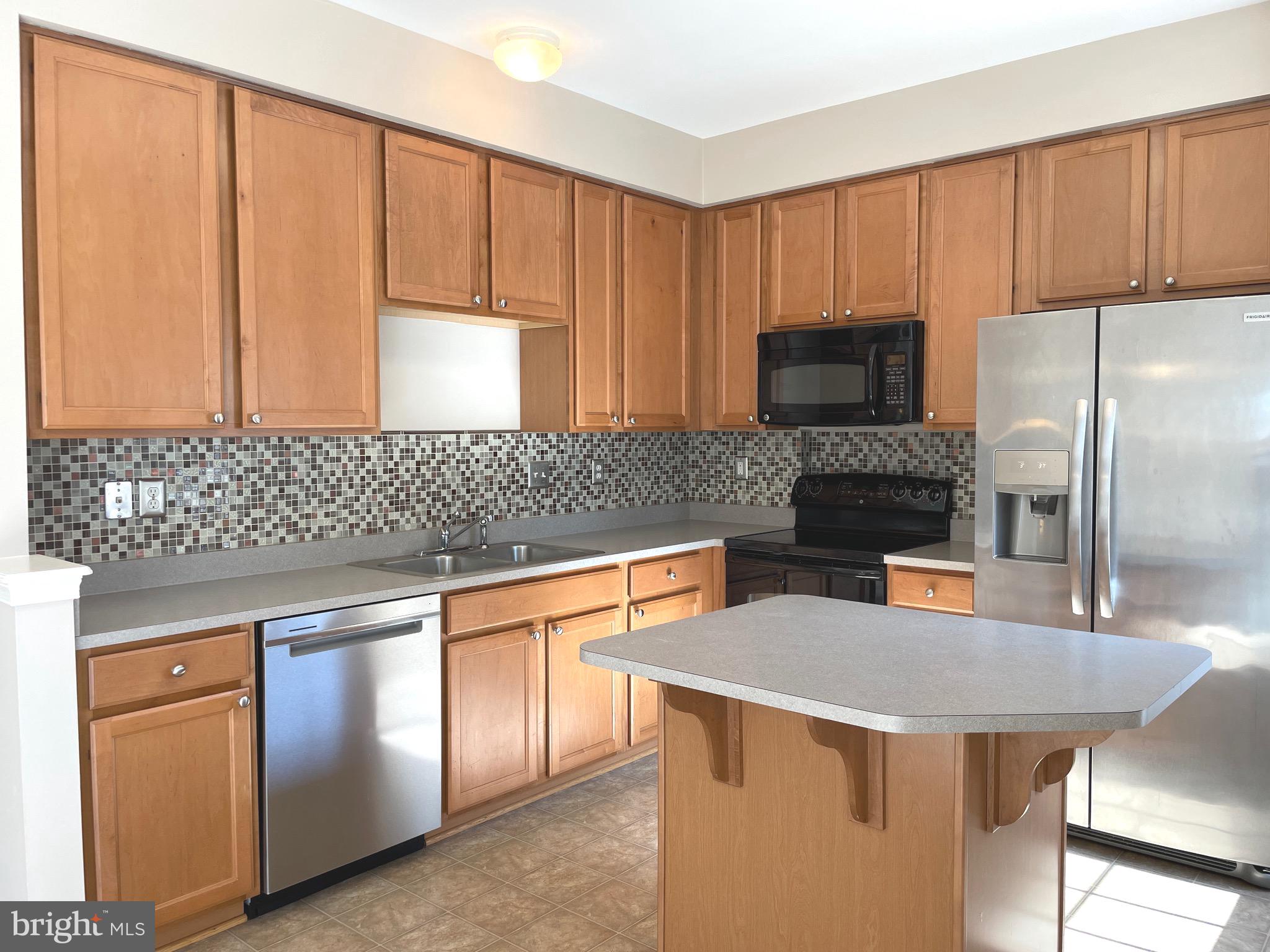 CHAMBERS HILL COMMONS - Residential Lease