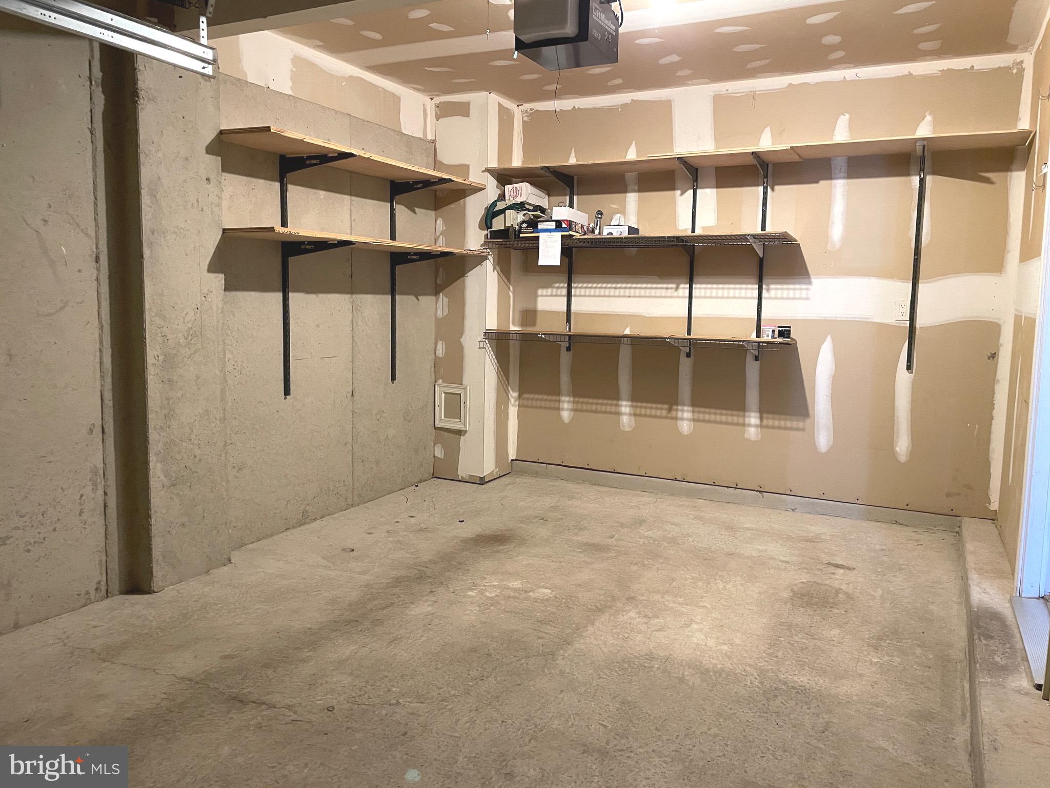 CHAMBERS HILL COMMONS - Residential Lease