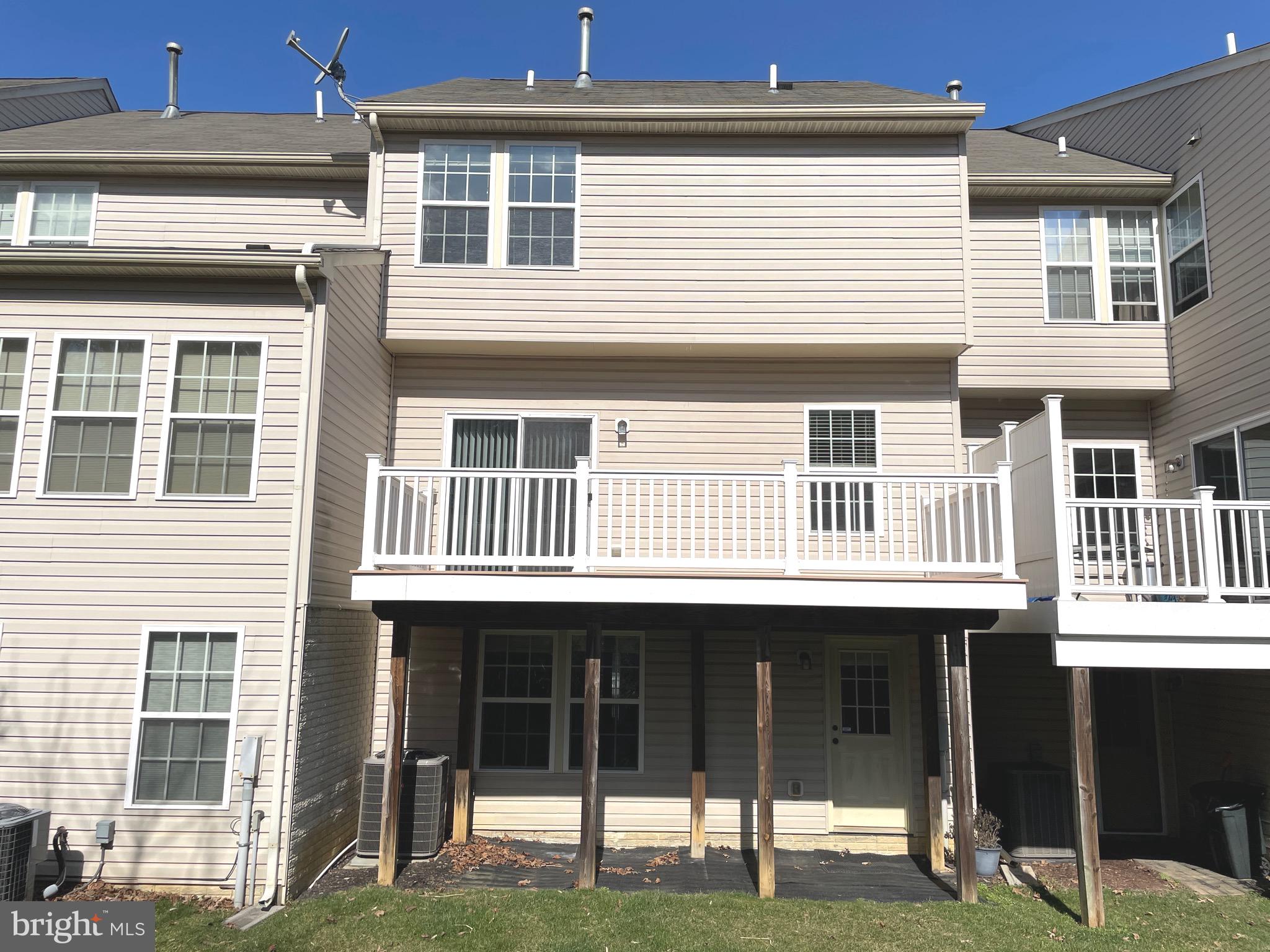 CHAMBERS HILL COMMONS - Residential Lease