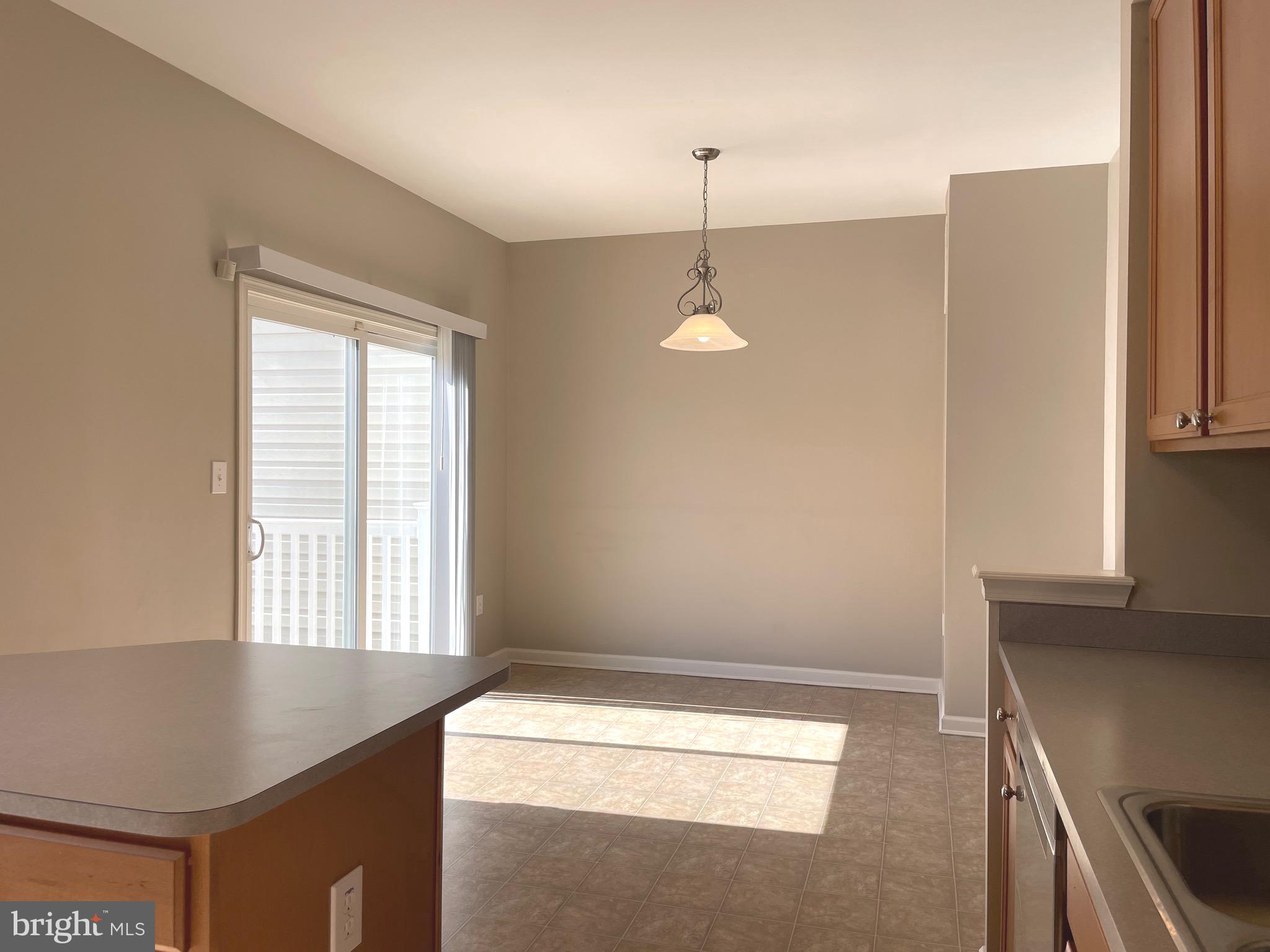 CHAMBERS HILL COMMONS - Residential Lease