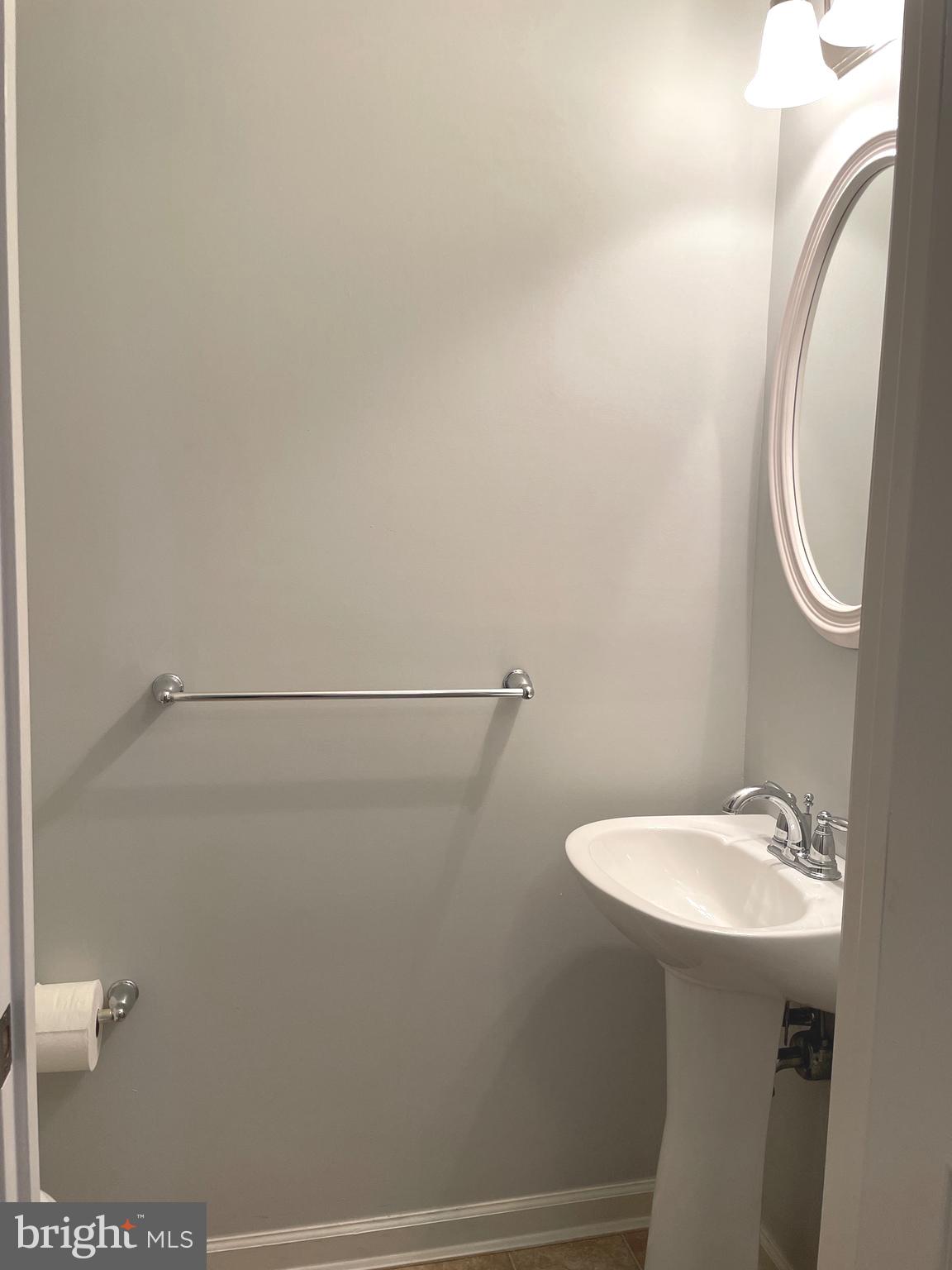 CHAMBERS HILL COMMONS - Residential Lease