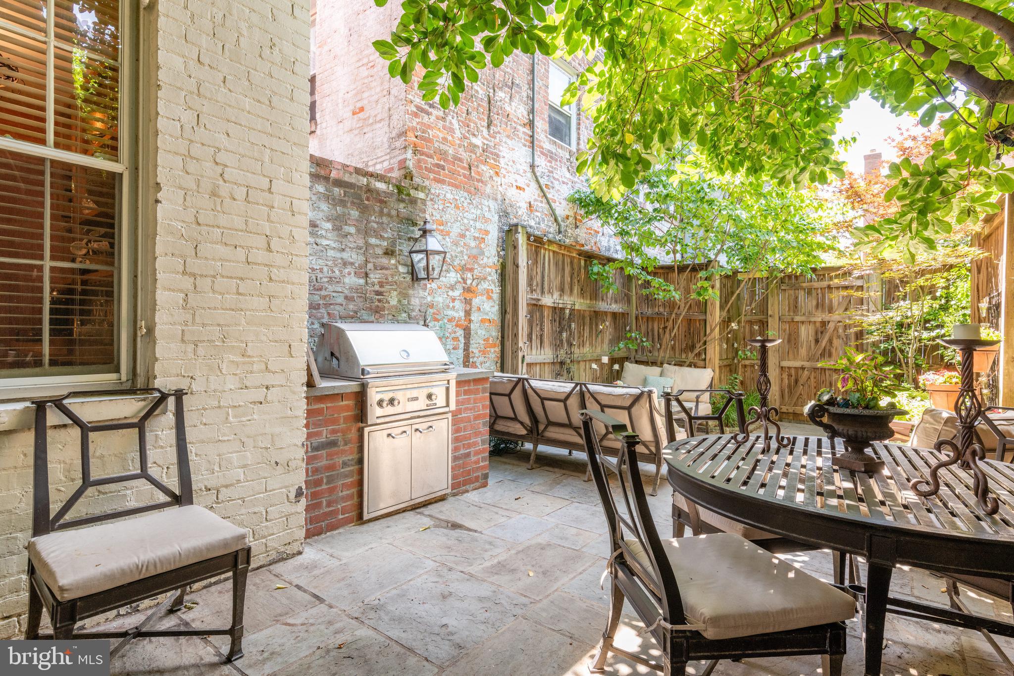 OLD TOWN ALEXANDRIA - Residential