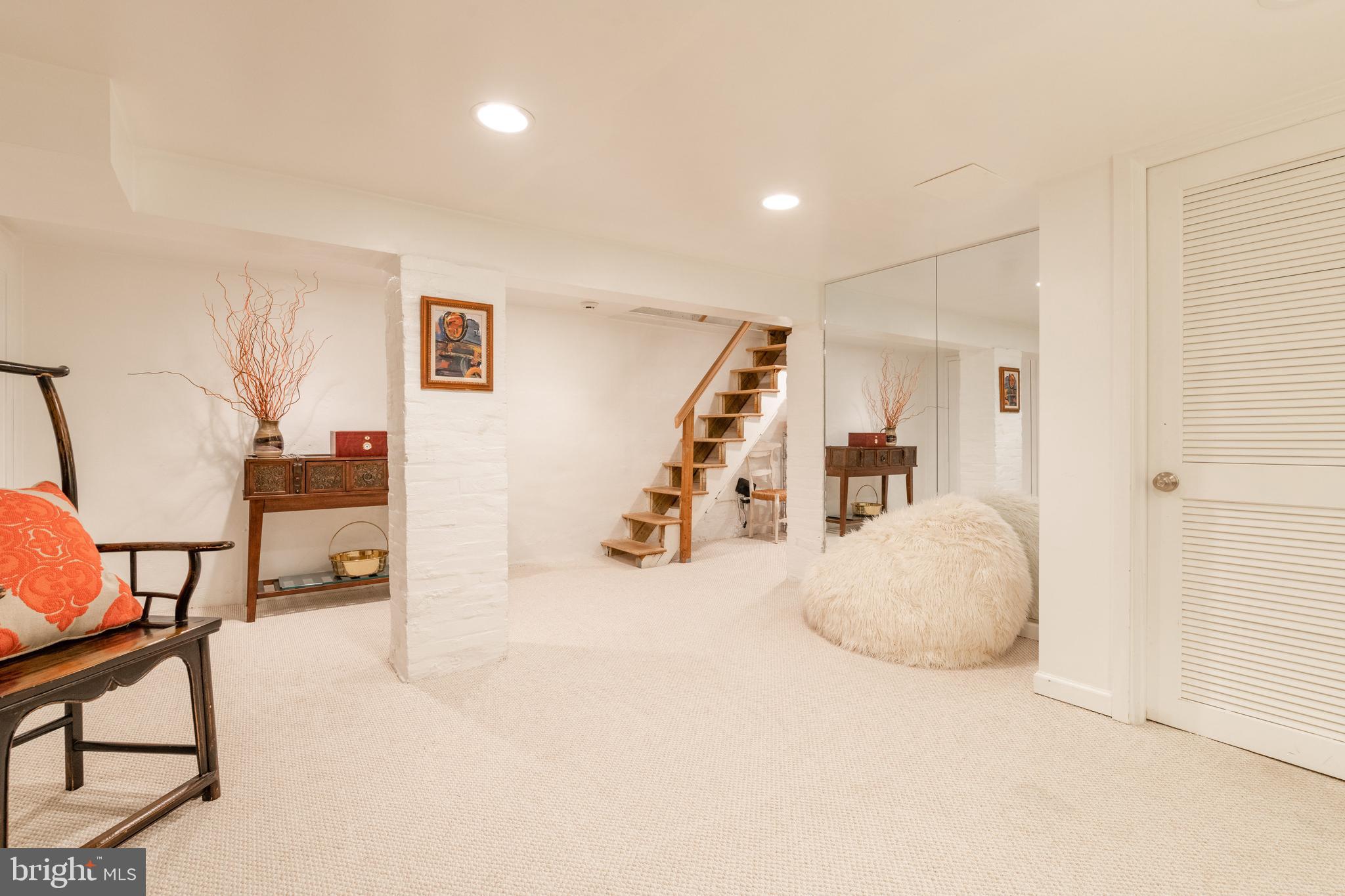 OLD TOWN ALEXANDRIA - Residential