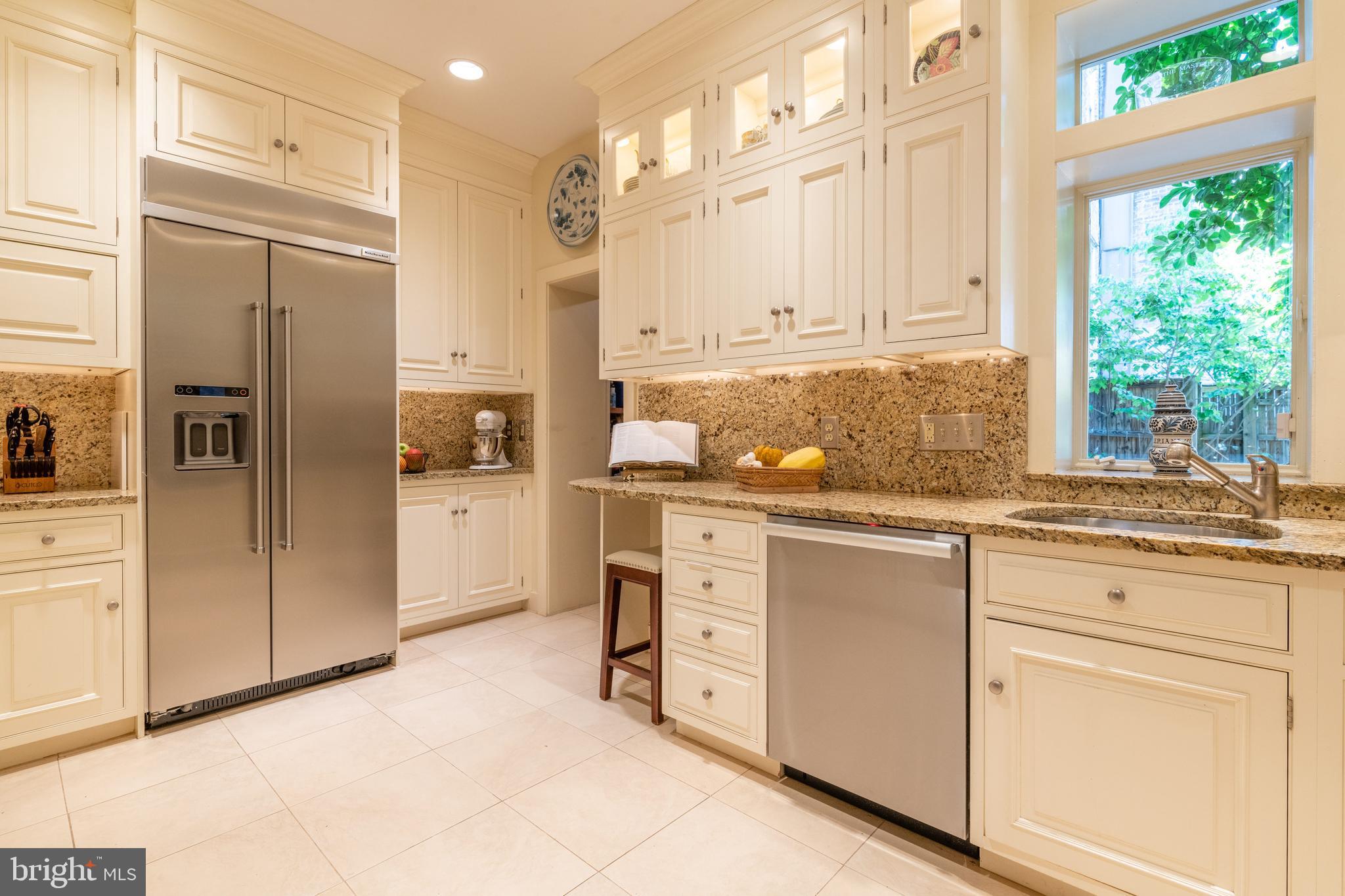 OLD TOWN ALEXANDRIA - Residential