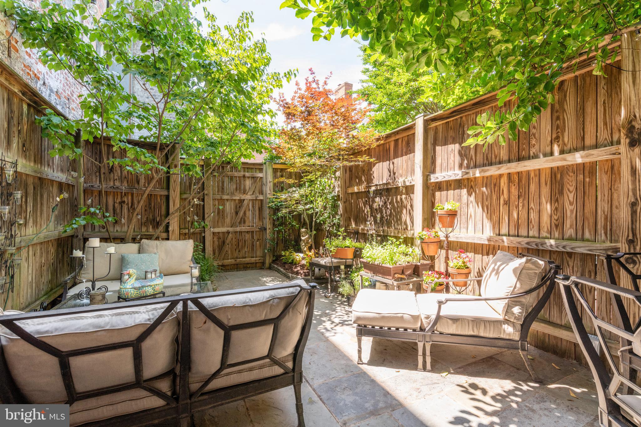 OLD TOWN ALEXANDRIA - Residential