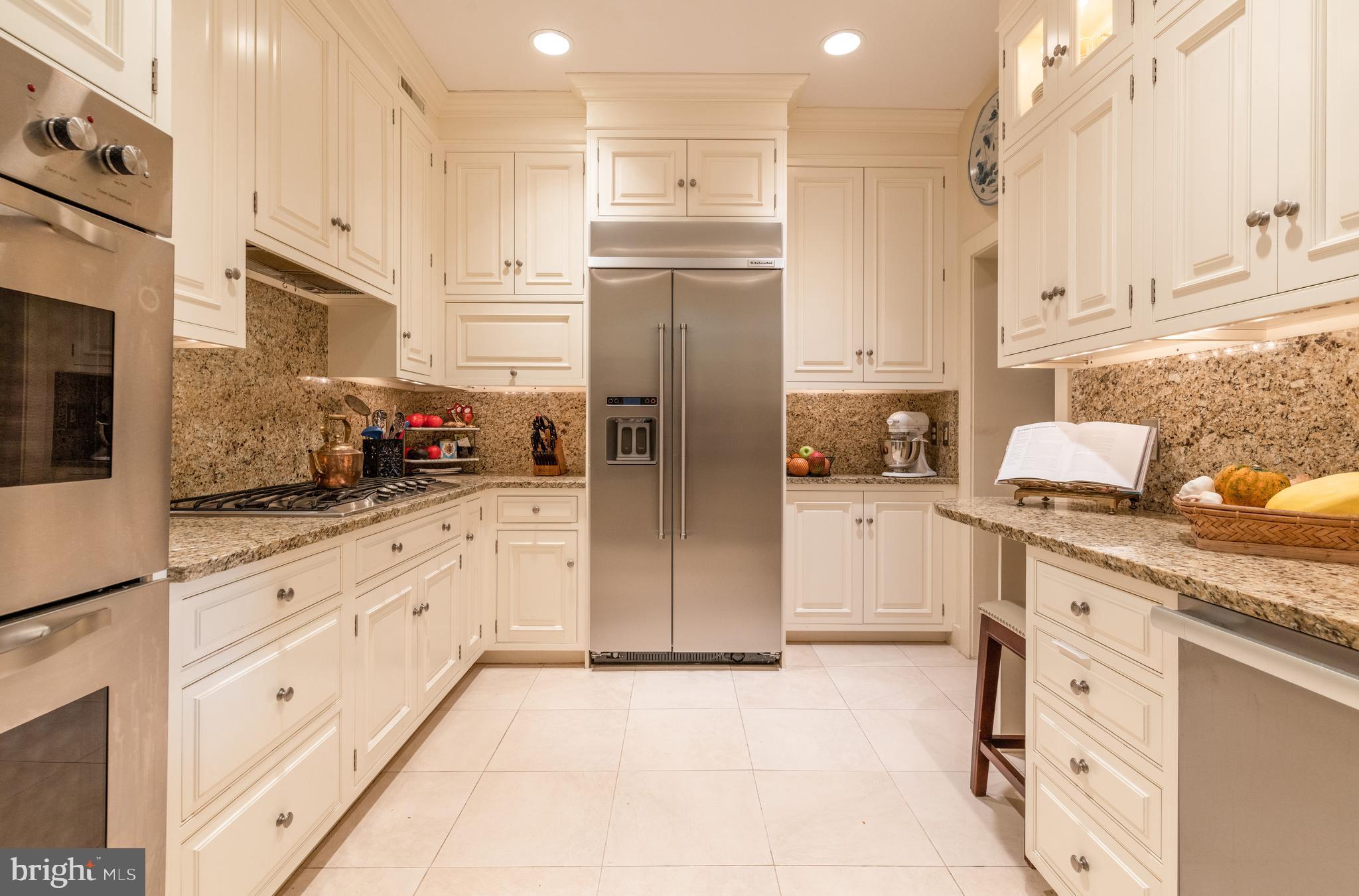 OLD TOWN ALEXANDRIA - Residential