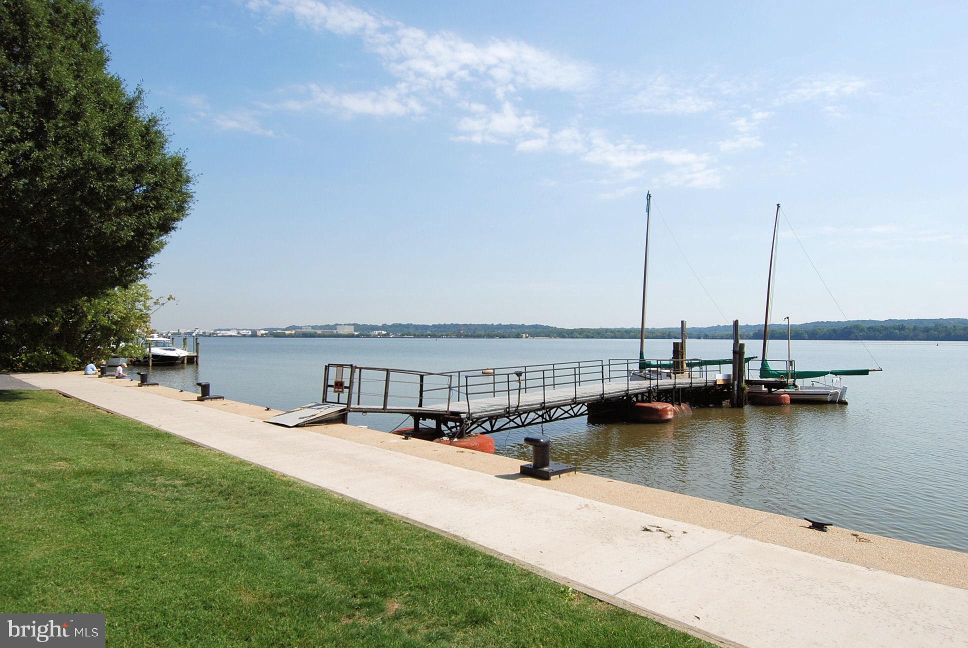 OLD TOWN ALEXANDRIA - Residential