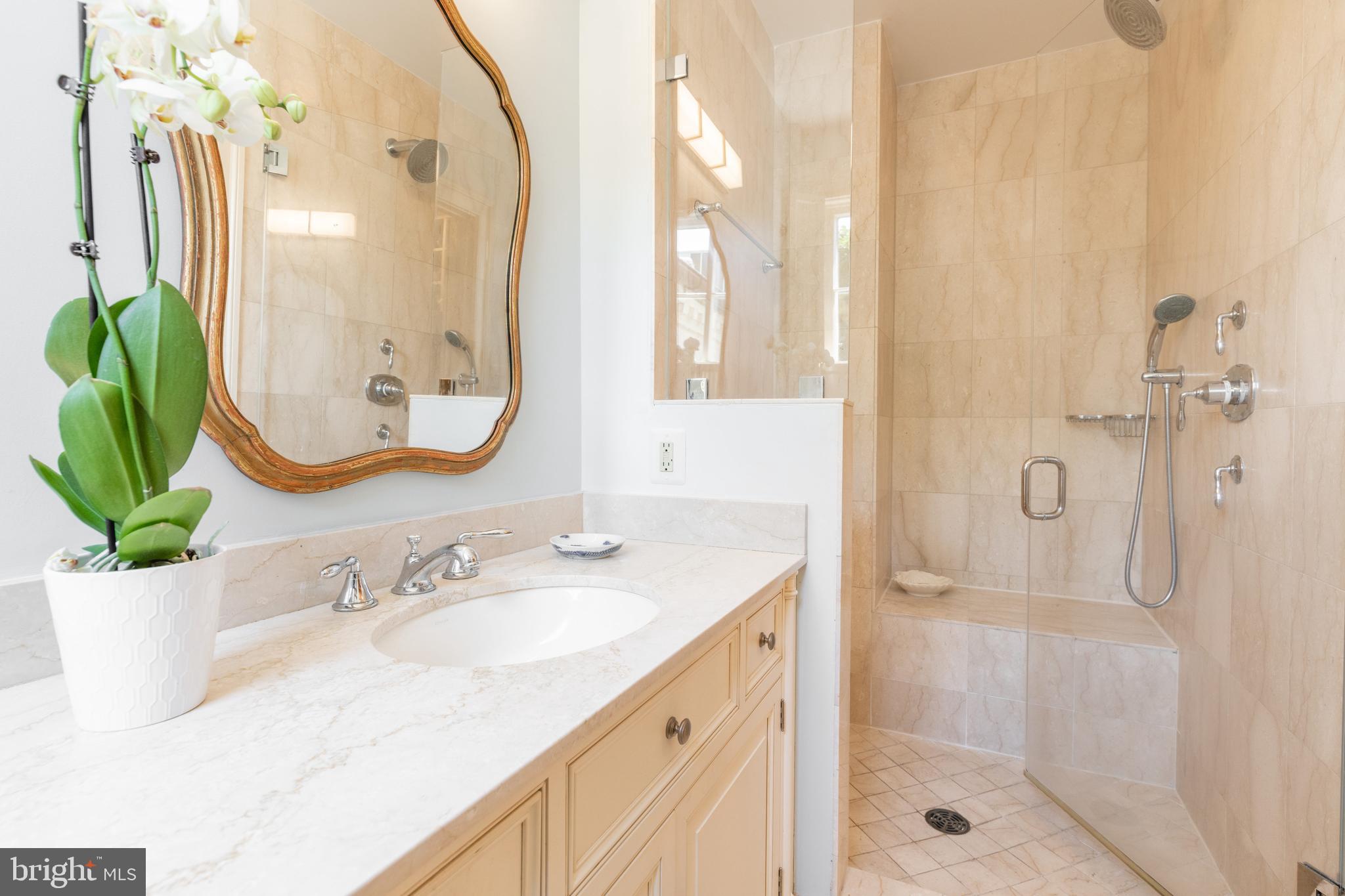 OLD TOWN ALEXANDRIA - Residential