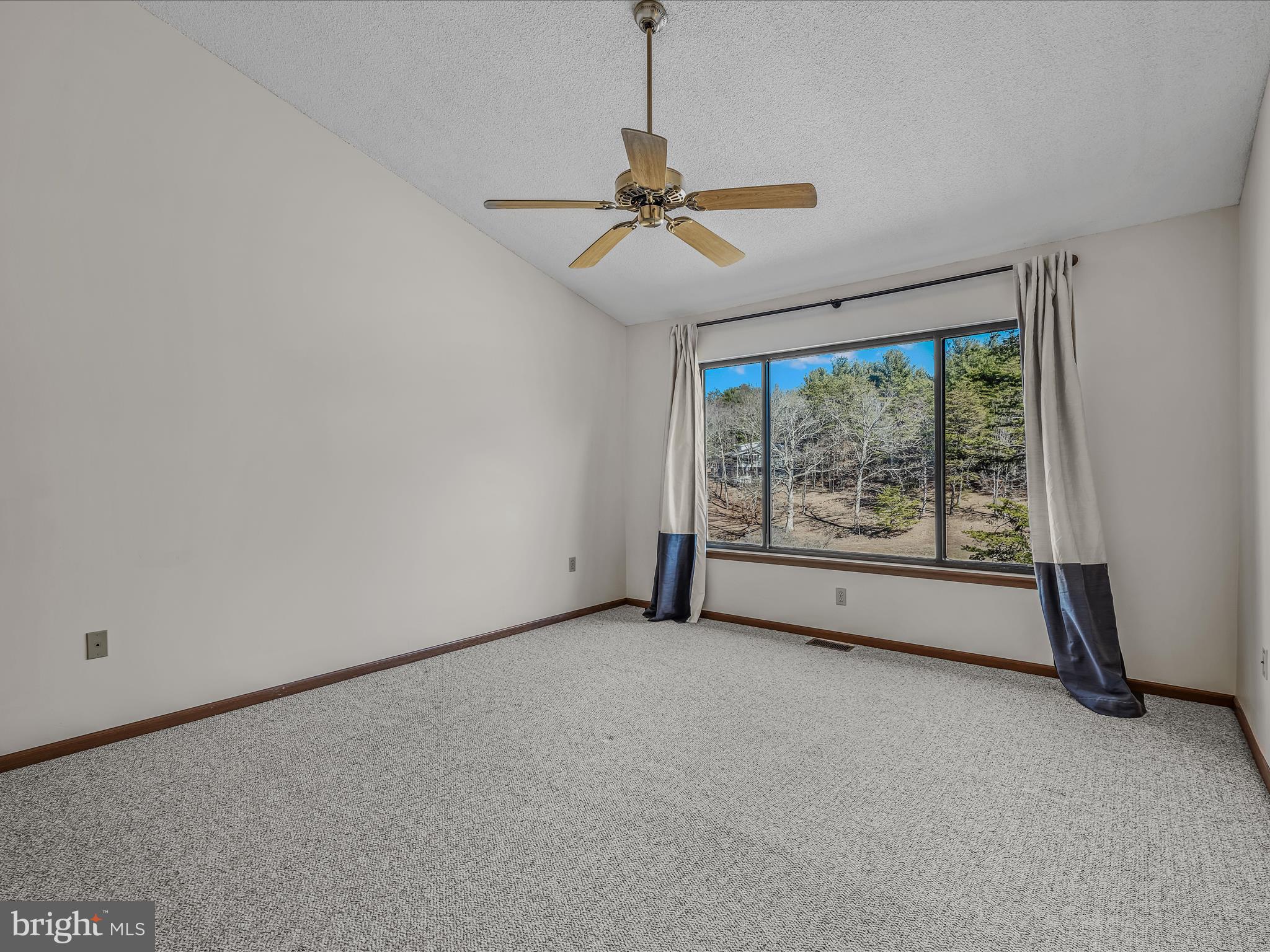 THE WOODS - Residential