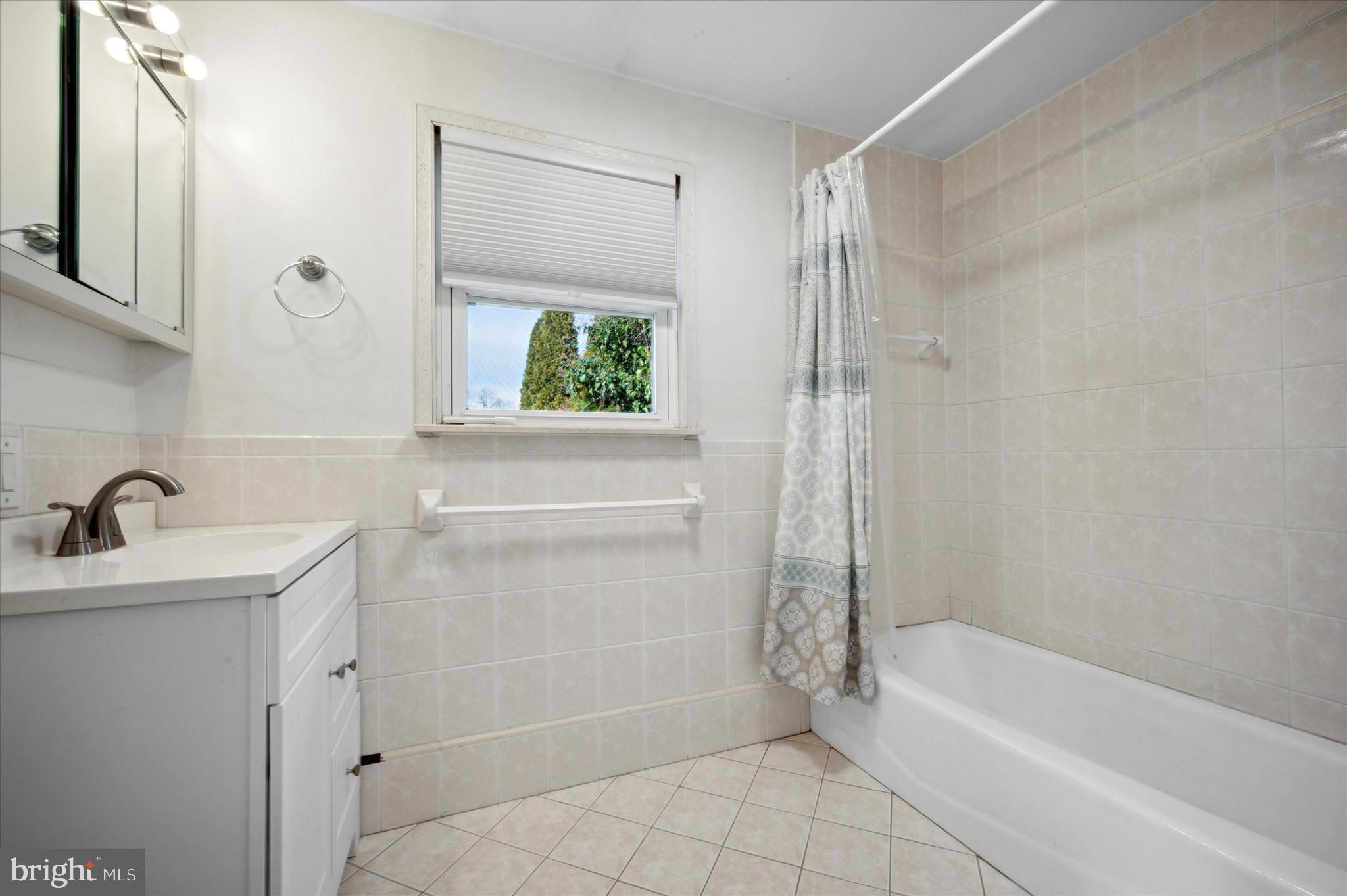 FLOURTOWN - Residential