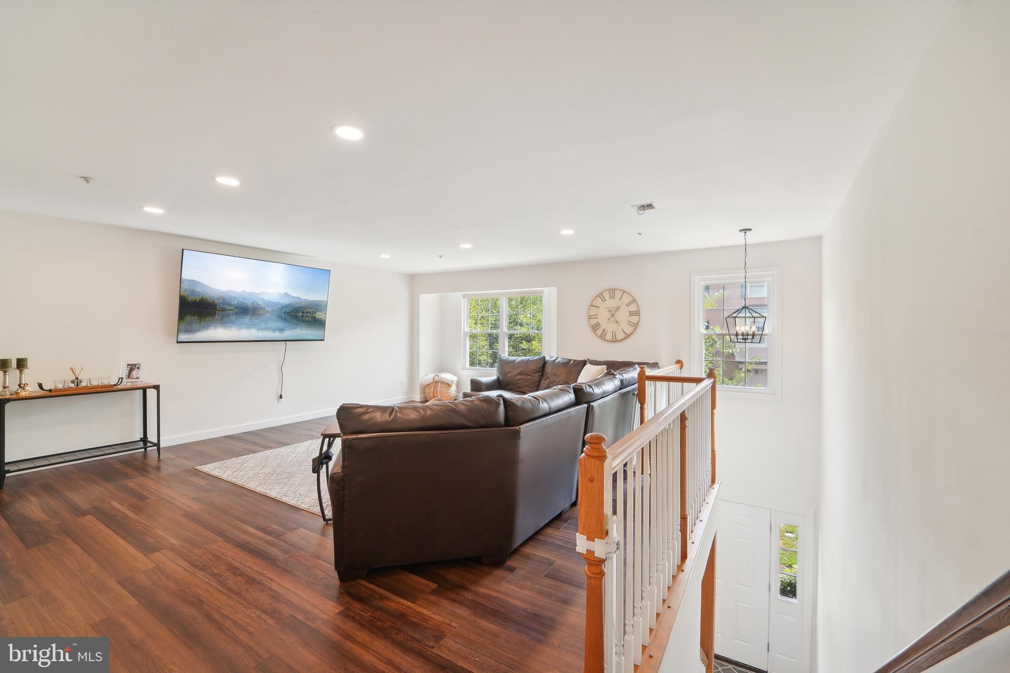 PINE VALLEY - Residential