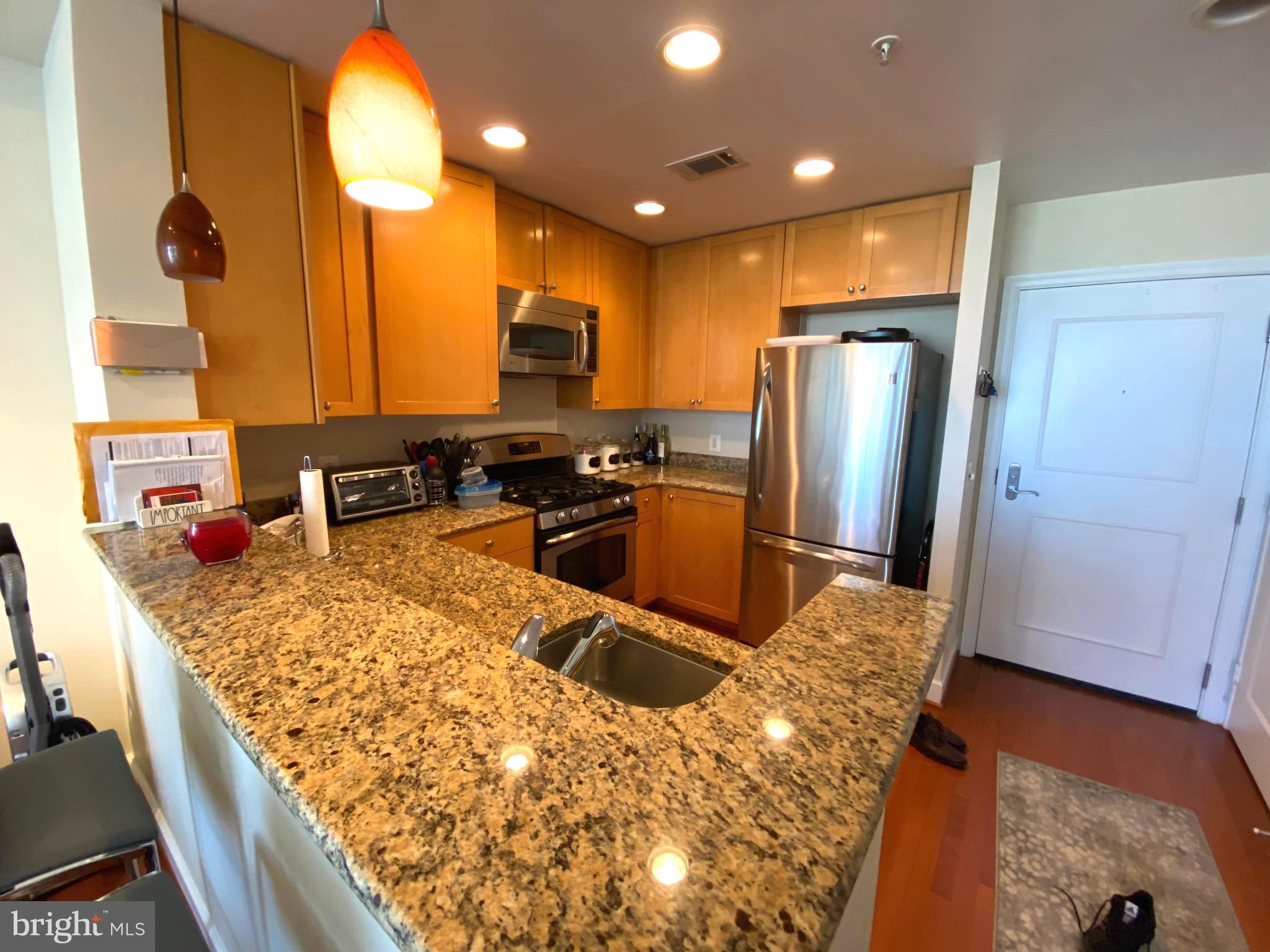 3600 S GLEBE ROAD 915W