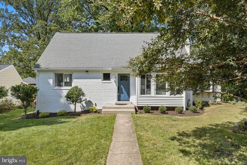 492 N LATHAM STREET ALEXANDRIA VA 22304