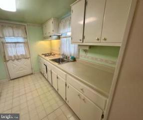 GRAY MANOR - Residential