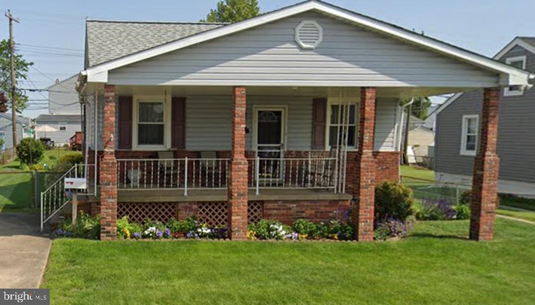 GRAY MANOR - Residential