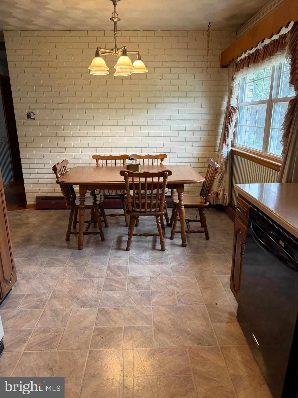 5893 AMBAU ROAD