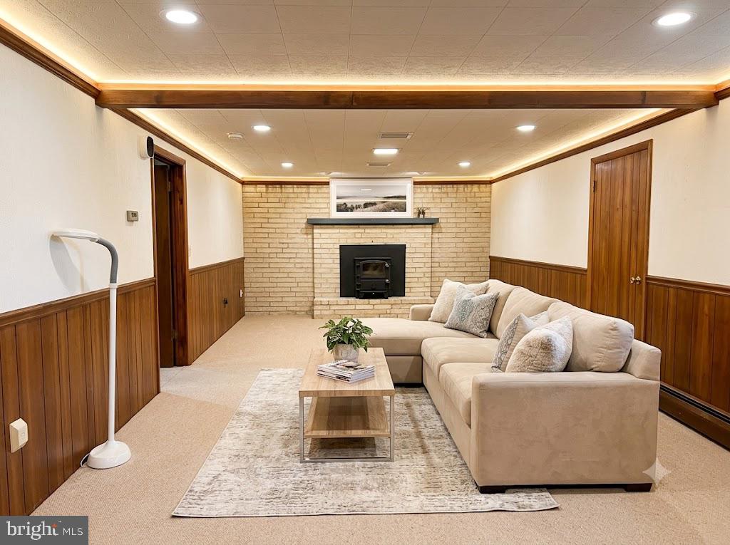 5893 AMBAU ROAD