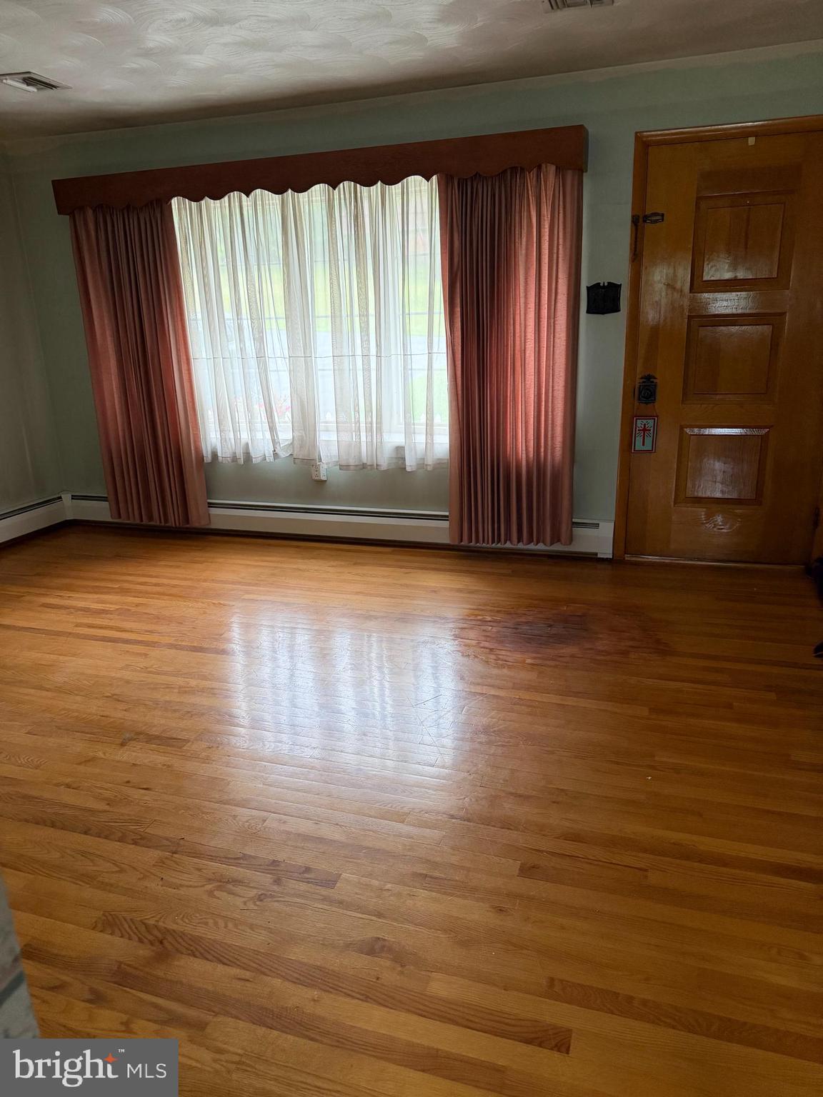5893 AMBAU ROAD