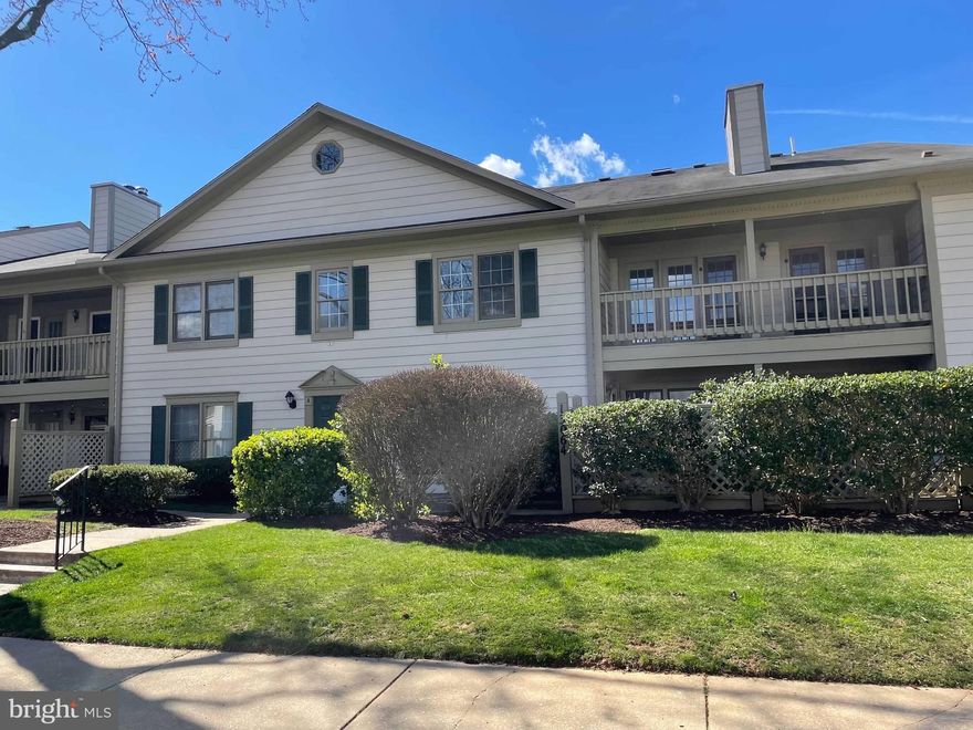 Beautiful 2 bedroom, 2 bath condo (1299 sq. ft.) with Skylight filled loft that can be used as an office or bedroom.  It has a cathedral ceiling and a loft looking down to the living room with built-ins and a wood burning fireplace!  Large front balcony!  Walk-in closet in both bedrooms!  Very convenient location right off !270 and schools and shopping!  Much more!  Newly painted  and new vinyl flooring instlled last year!!  In unit washer and dryer!