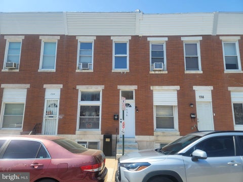 Townhouse For Sale - 736 N Linwood Avenue<br/> BALTIMORE, MD 21205