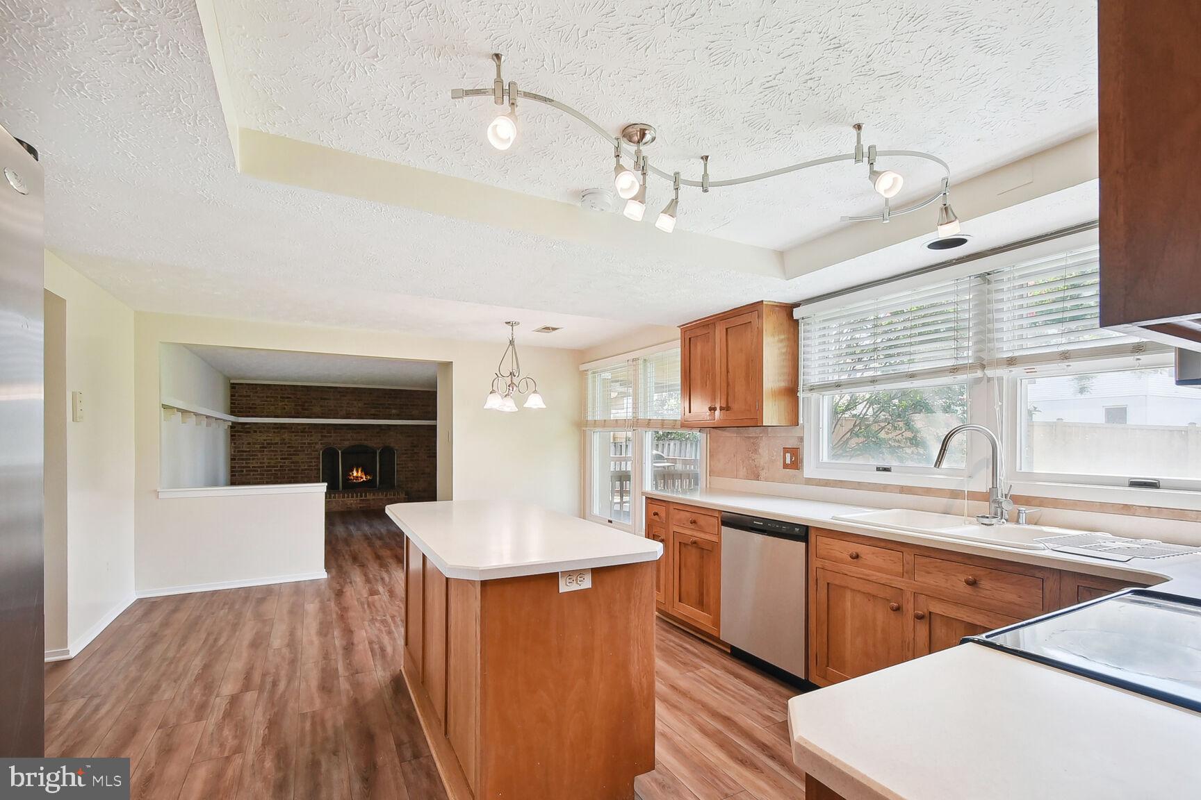 1402 KINGSTREAM DRIVE