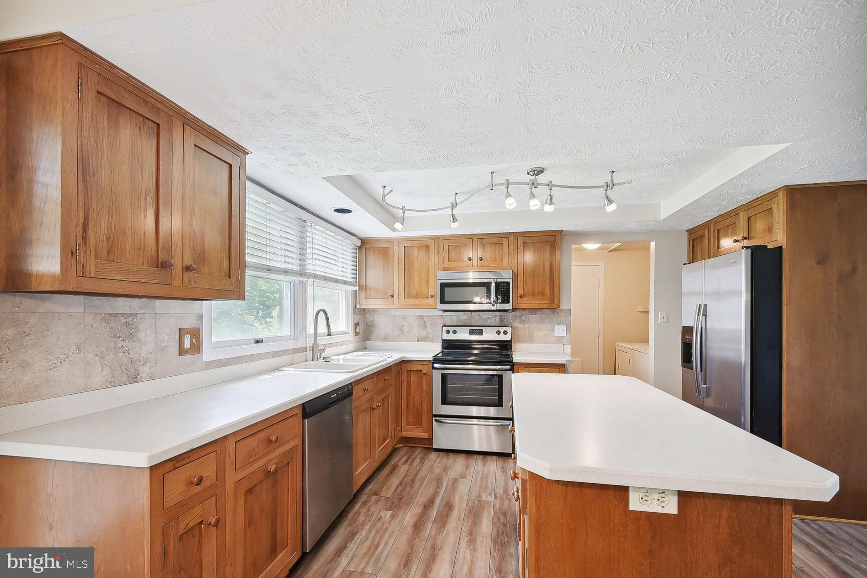 1402 KINGSTREAM DRIVE