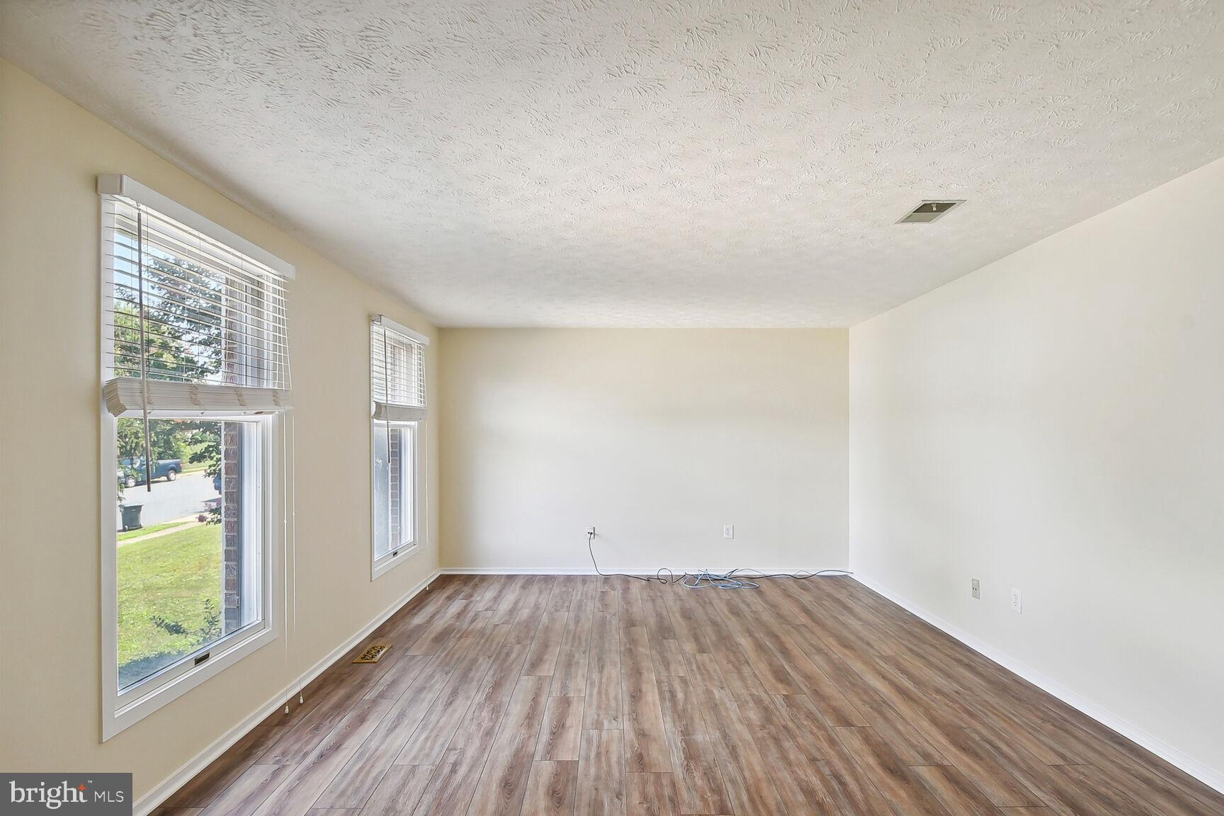 1402 KINGSTREAM DRIVE