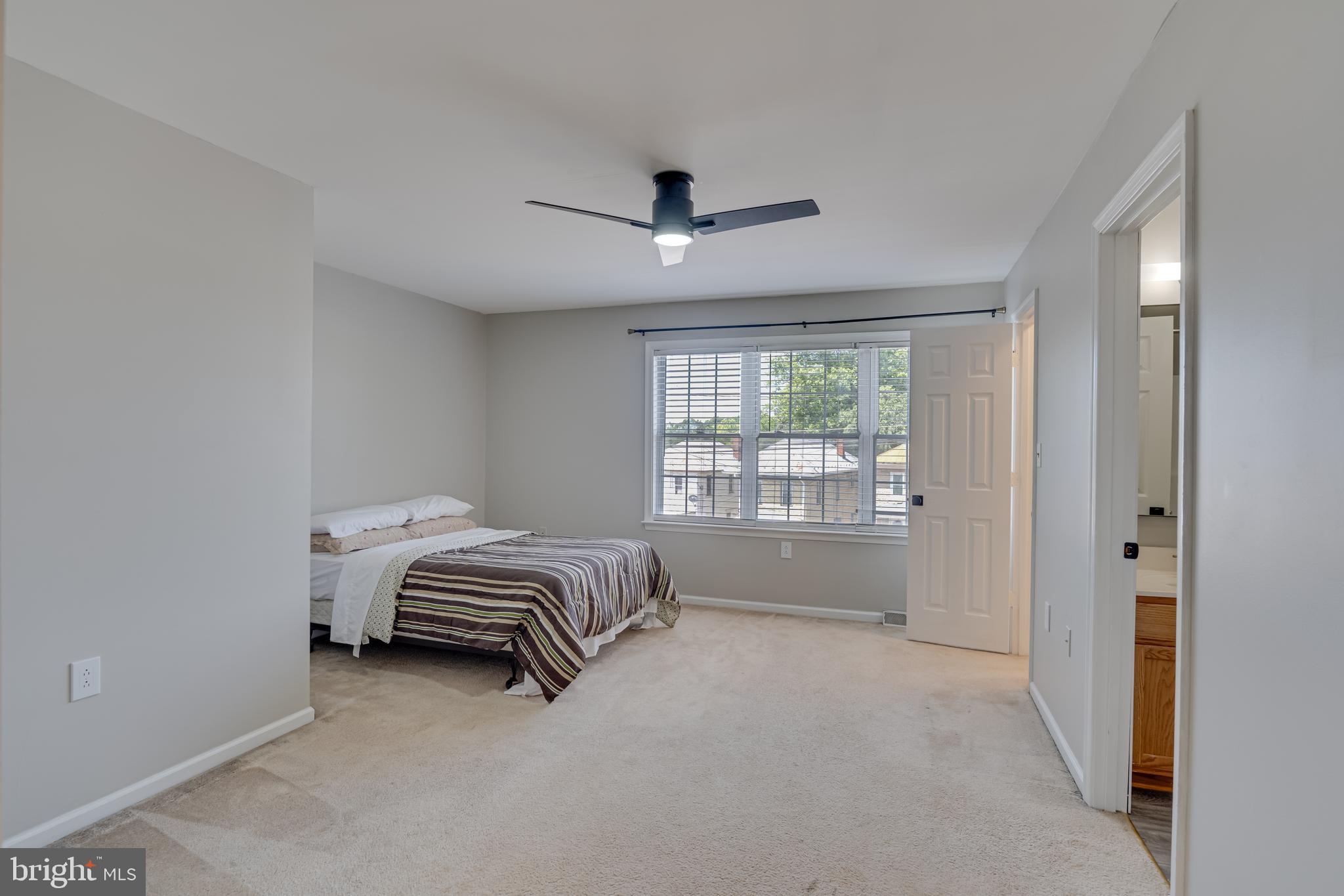 GEORGETOWN SQUARE - Residential