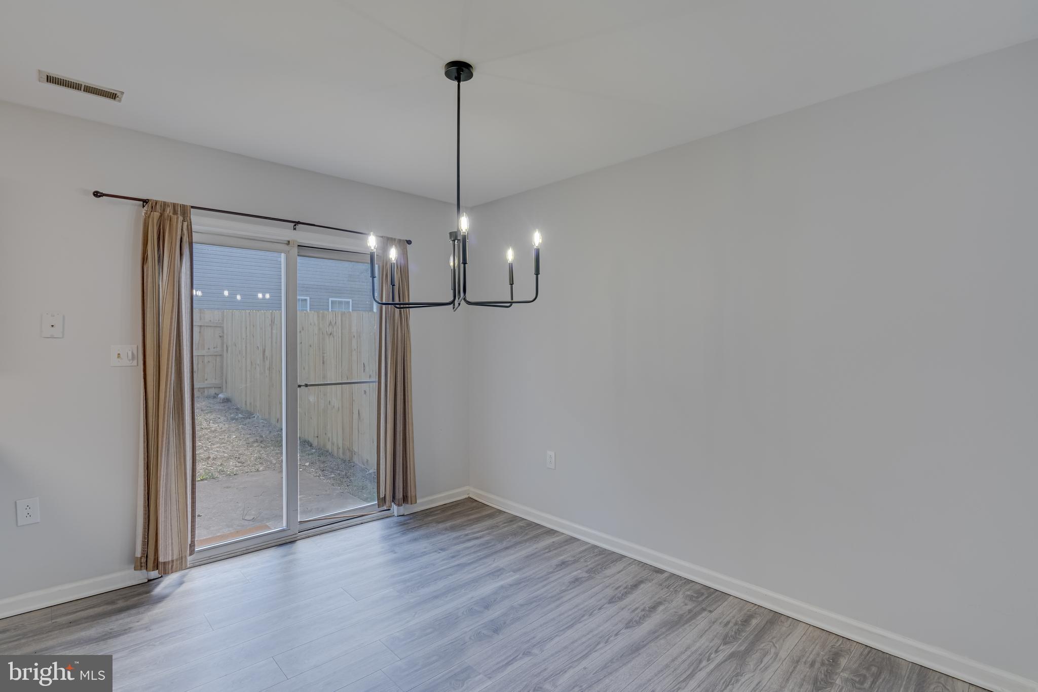 GEORGETOWN SQUARE - Residential