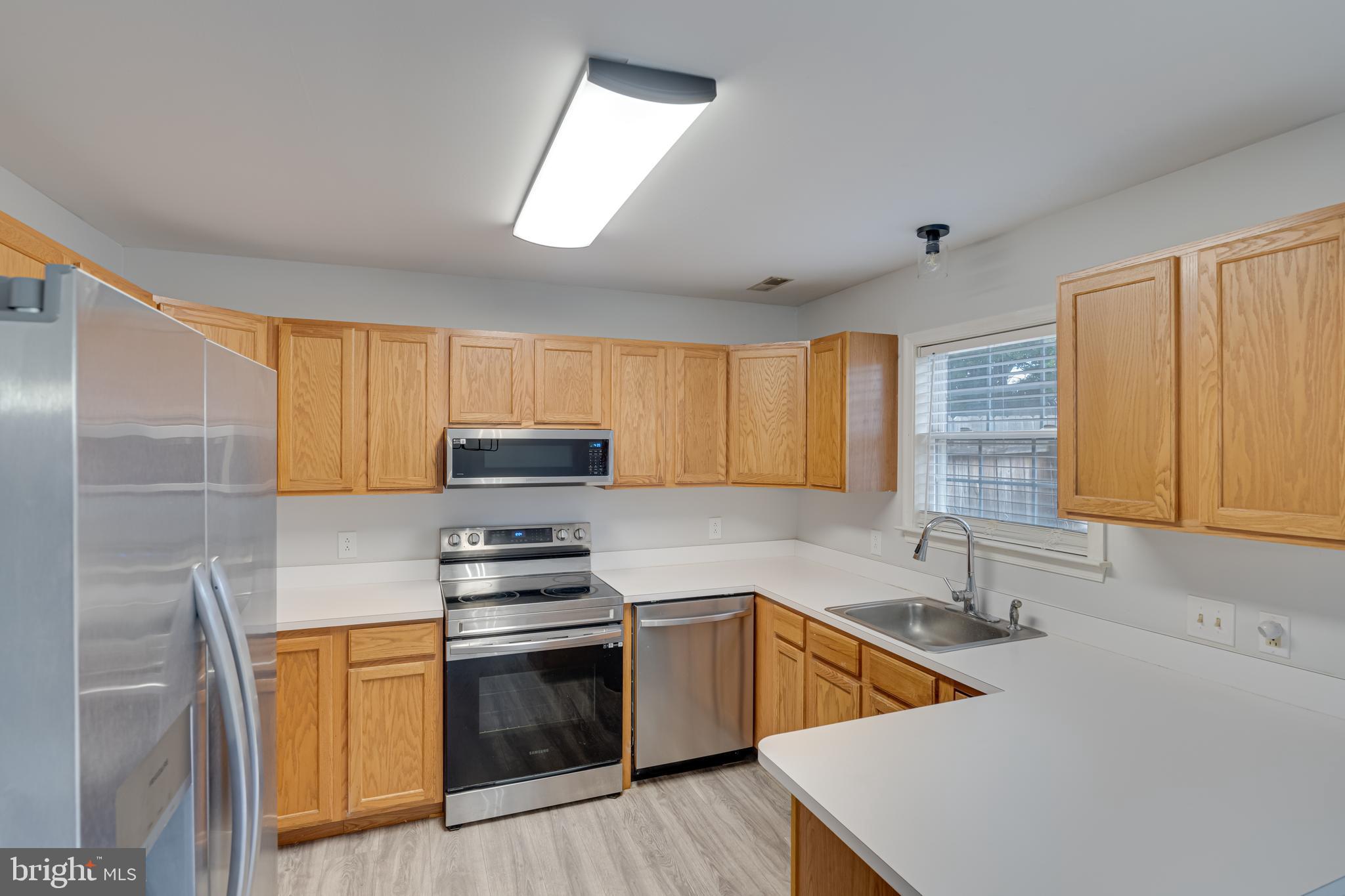 GEORGETOWN SQUARE - Residential