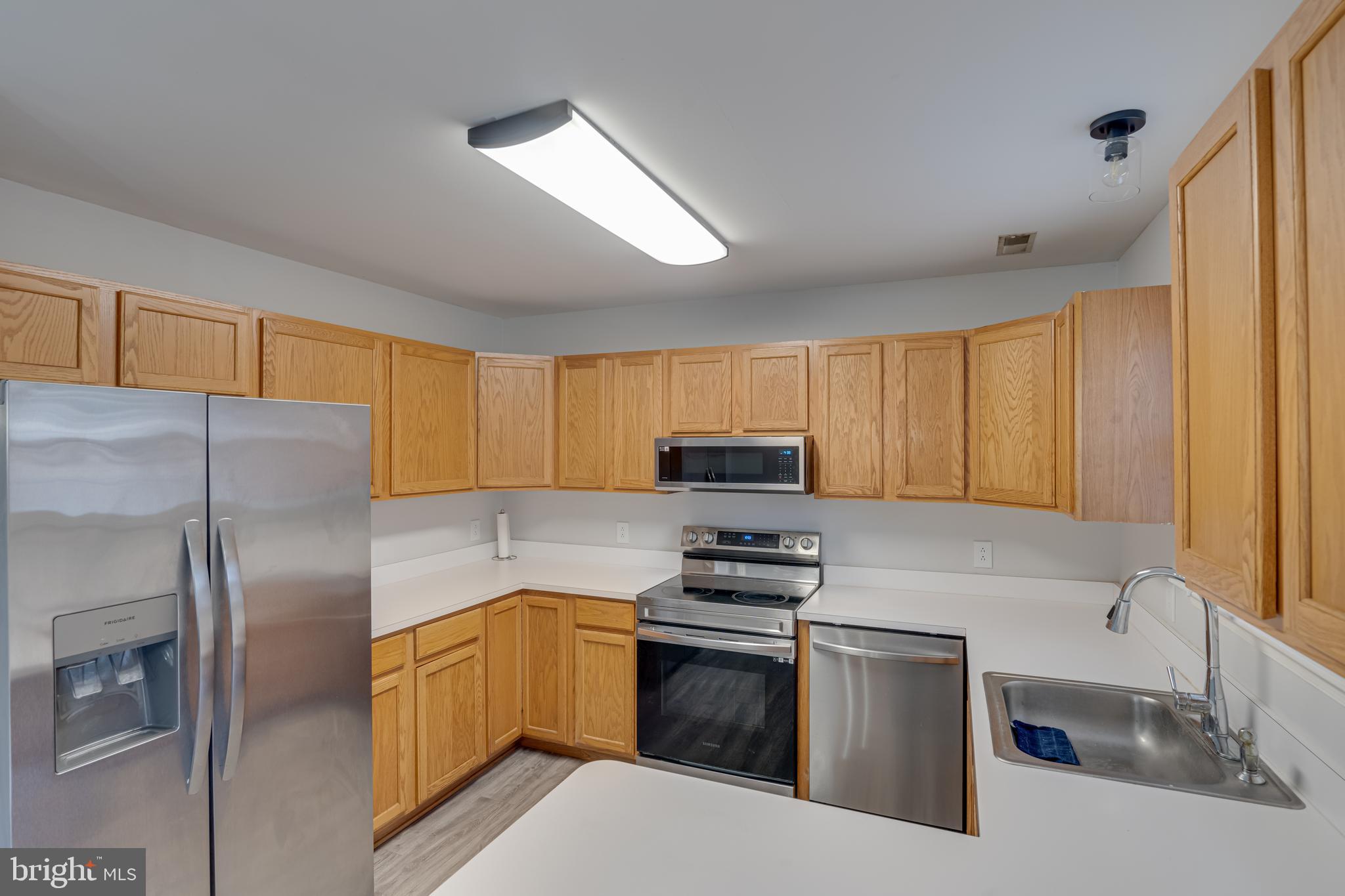 GEORGETOWN SQUARE - Residential