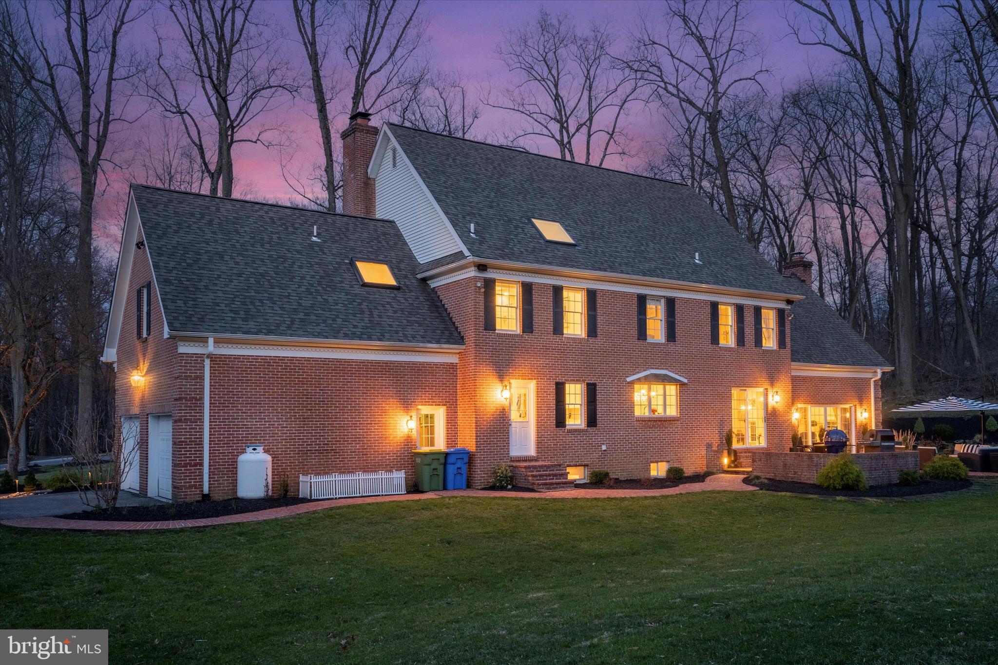 OKEHOCKING HILLS - Residential