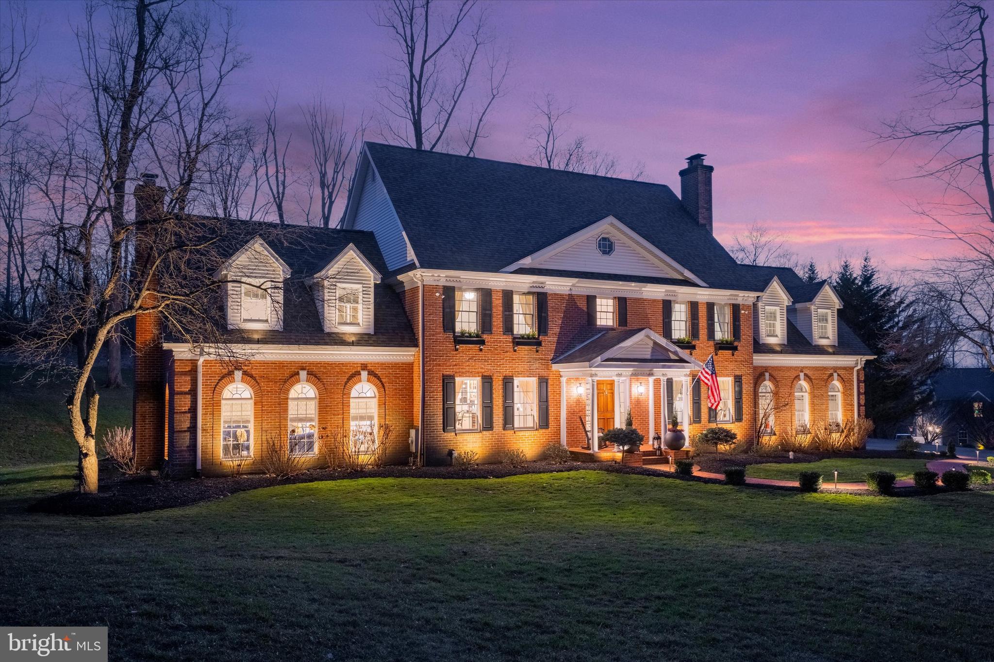 OKEHOCKING HILLS - Residential