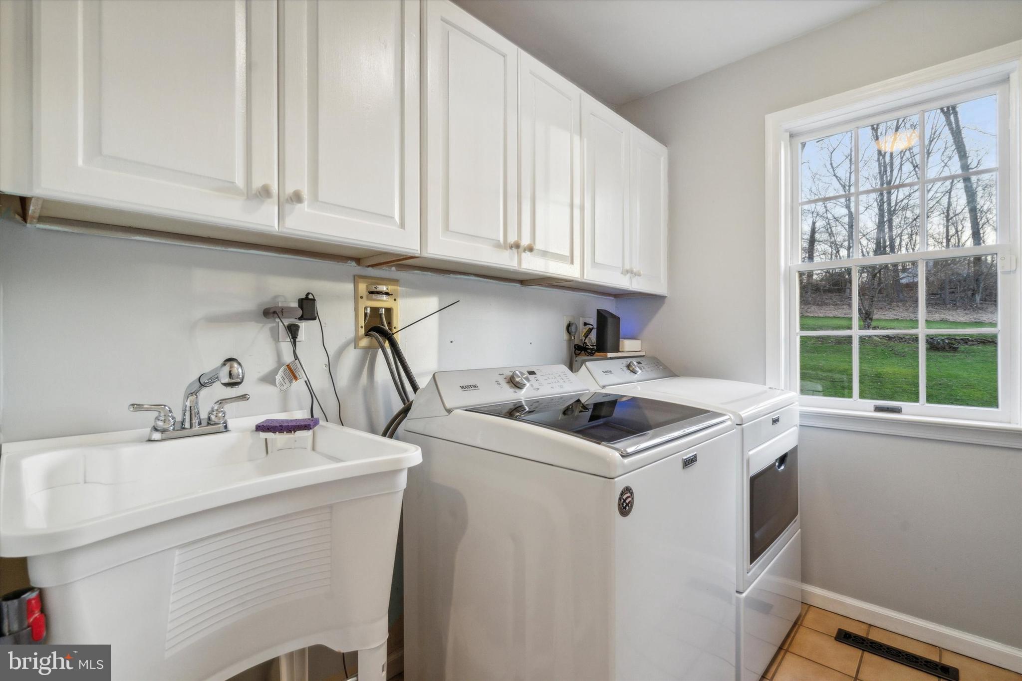 OKEHOCKING HILLS - Residential