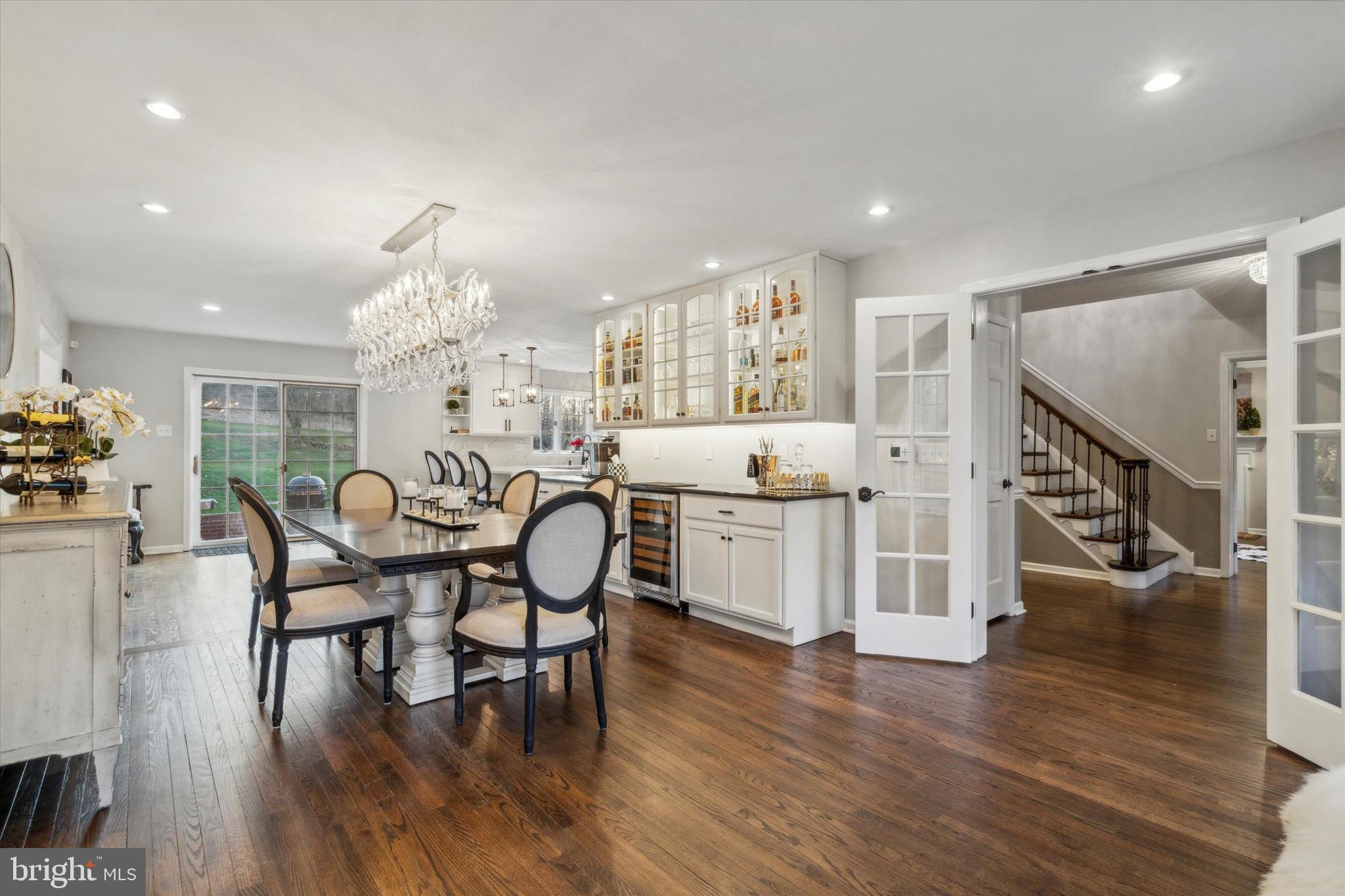 OKEHOCKING HILLS - Residential