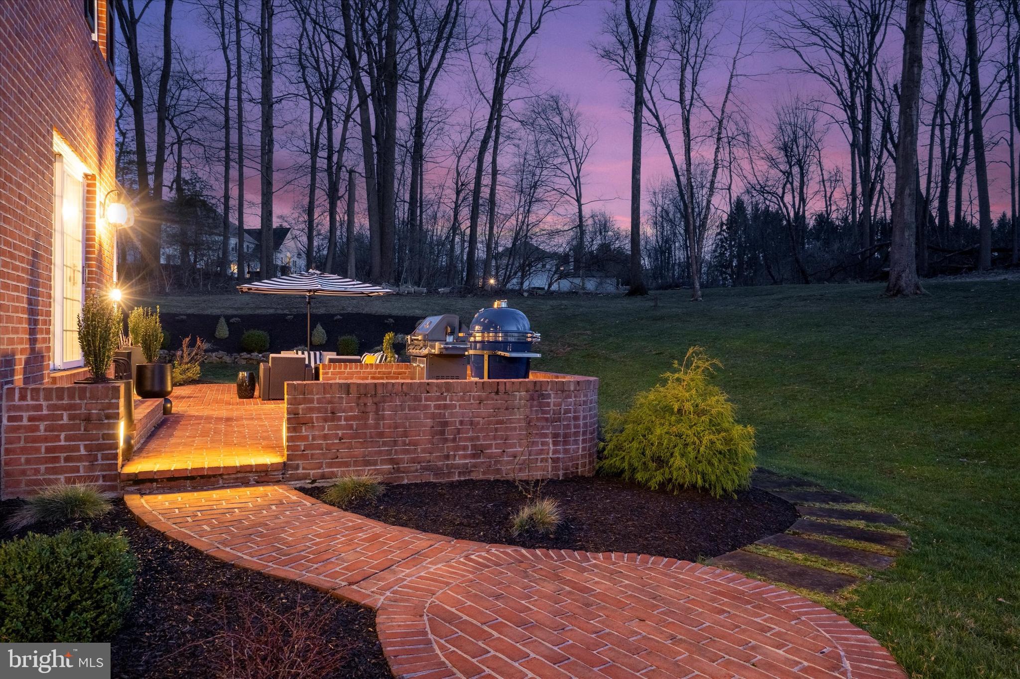 OKEHOCKING HILLS - Residential